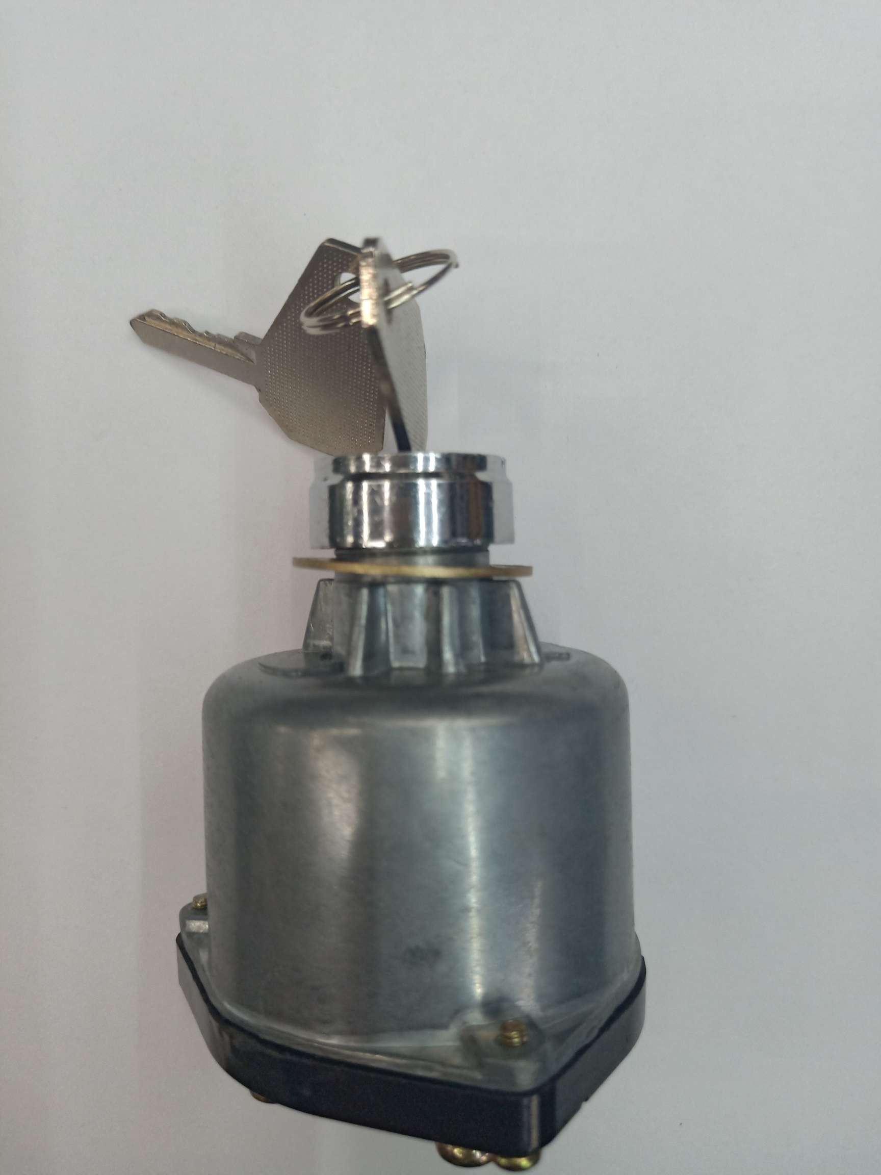 点火开关带钥匙电源启动               