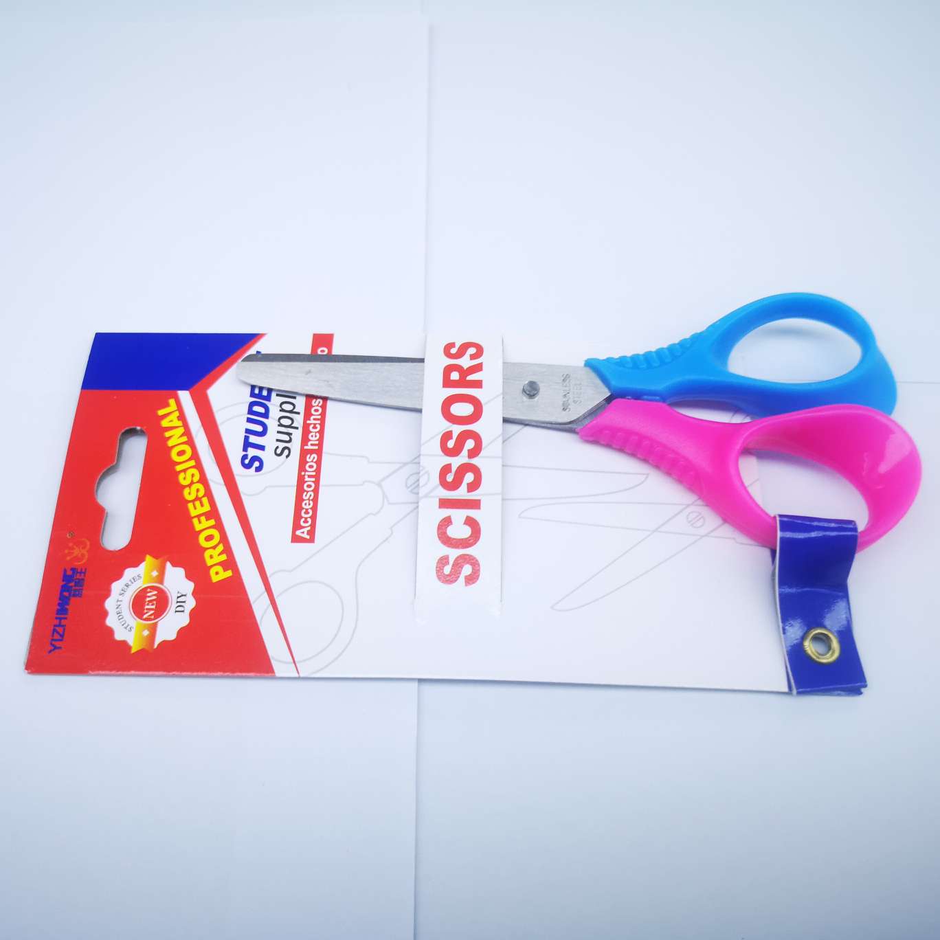 Yizhi King 7042-D Nail Card Scissors, 24 pieces in a box, each box mixed in color. The product size is 13*5.5 undefined