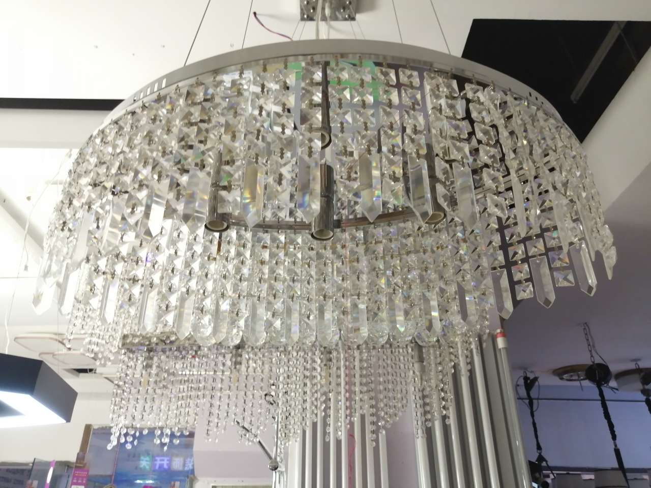 精选新式眼型水晶流苏吊灯90135图
