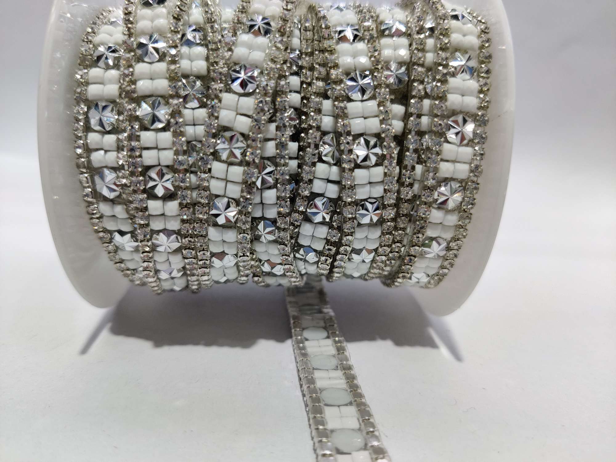 Rhinestone Glass Crystal Hot Drill Claw Chain Resin Code Chain Garment Accessories Specification drawing
