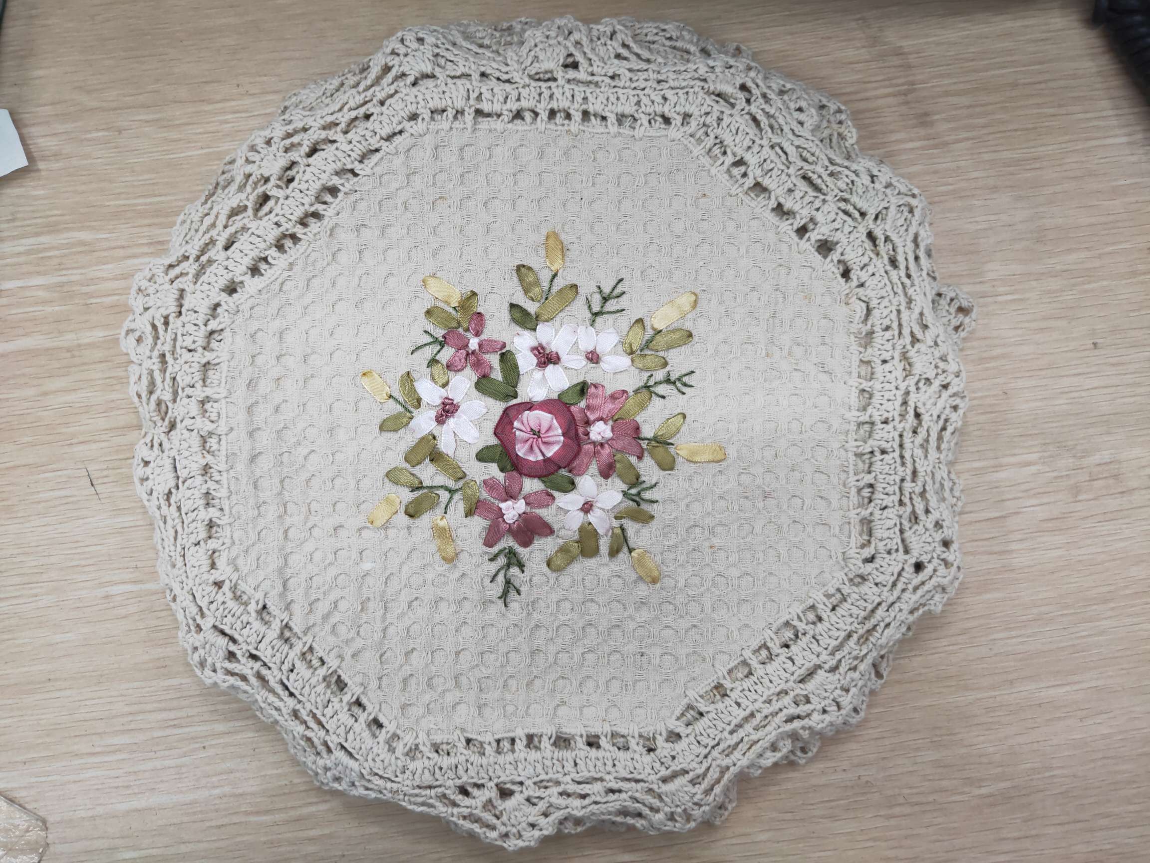 圆形手工钩针手工绣花镶拼纯棉多功能盘垫