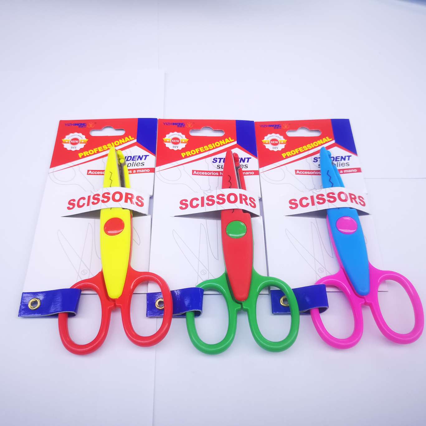 Yizhi King 7002D nail Card Scissors, 16 pieces per box, each box mixed in color, product size 13.5*6 Item Picture