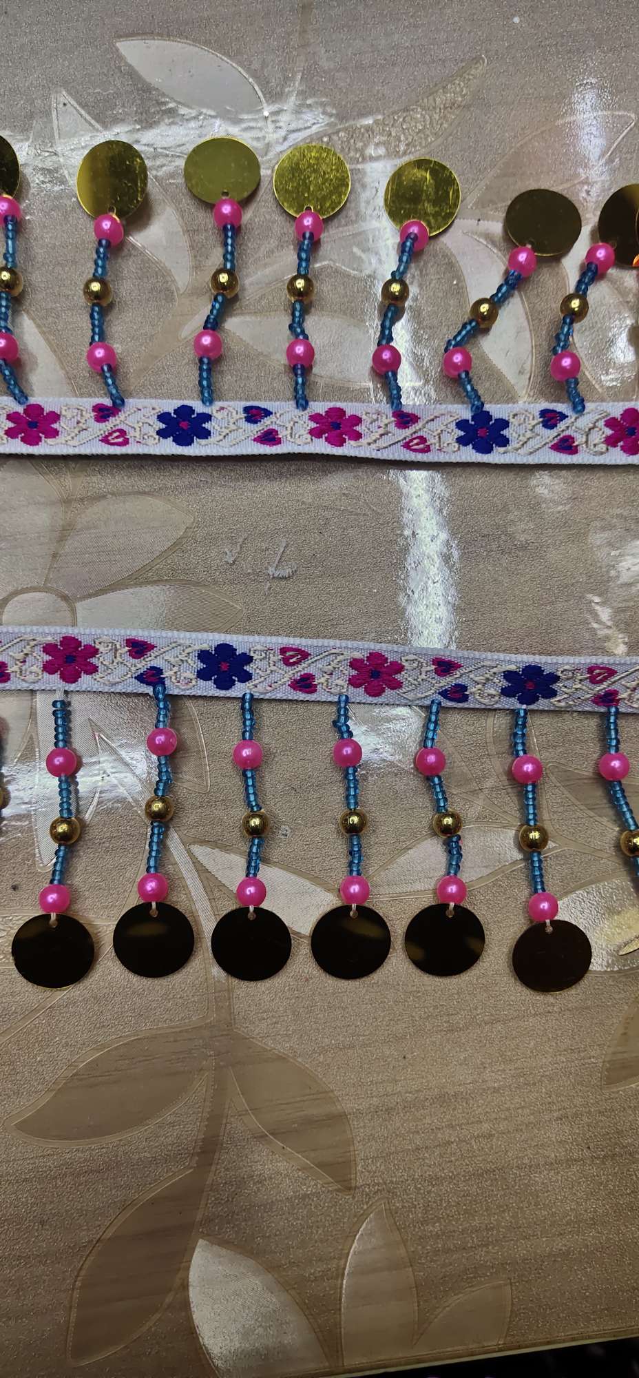 民族花边挂珠片
