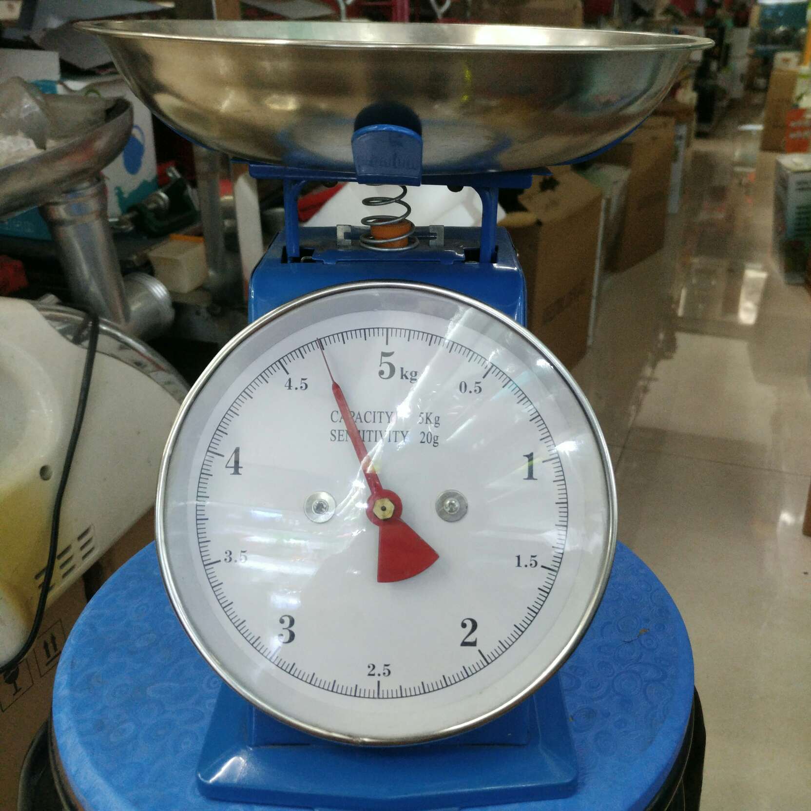 Metal scale with disc, small pointer spring measuring scale, kitchen small platform scale, food scale, blue Application Scenario