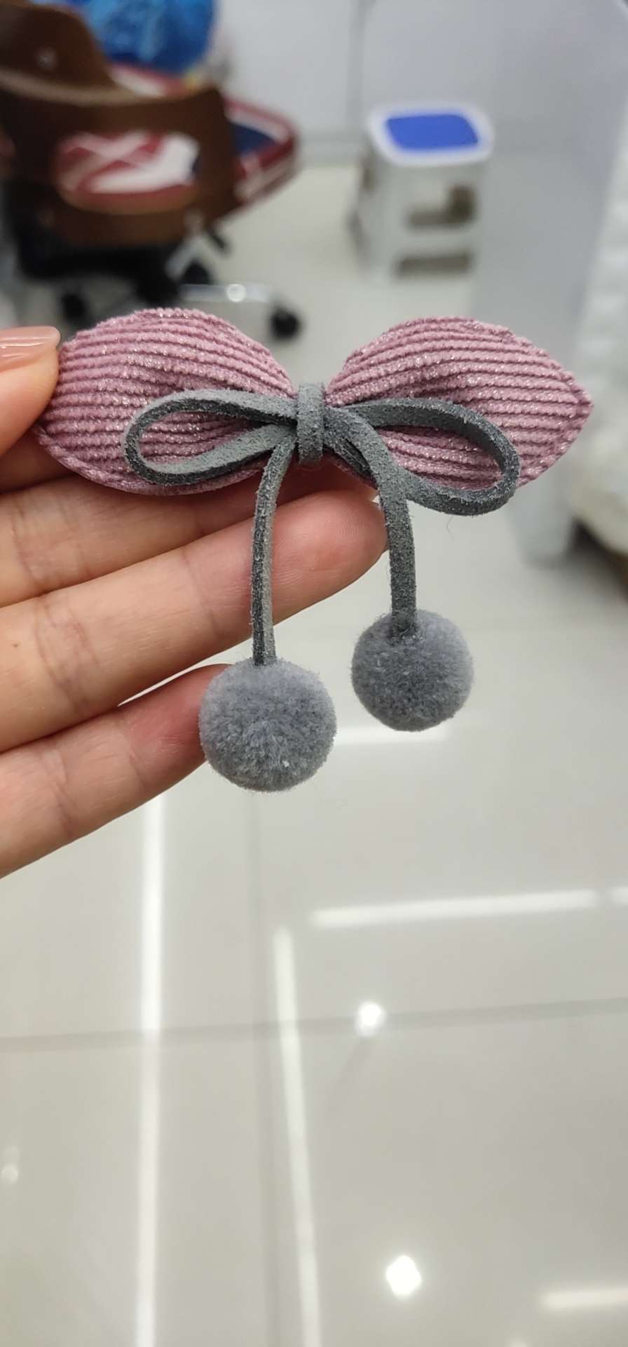 28A brooch thumbnail