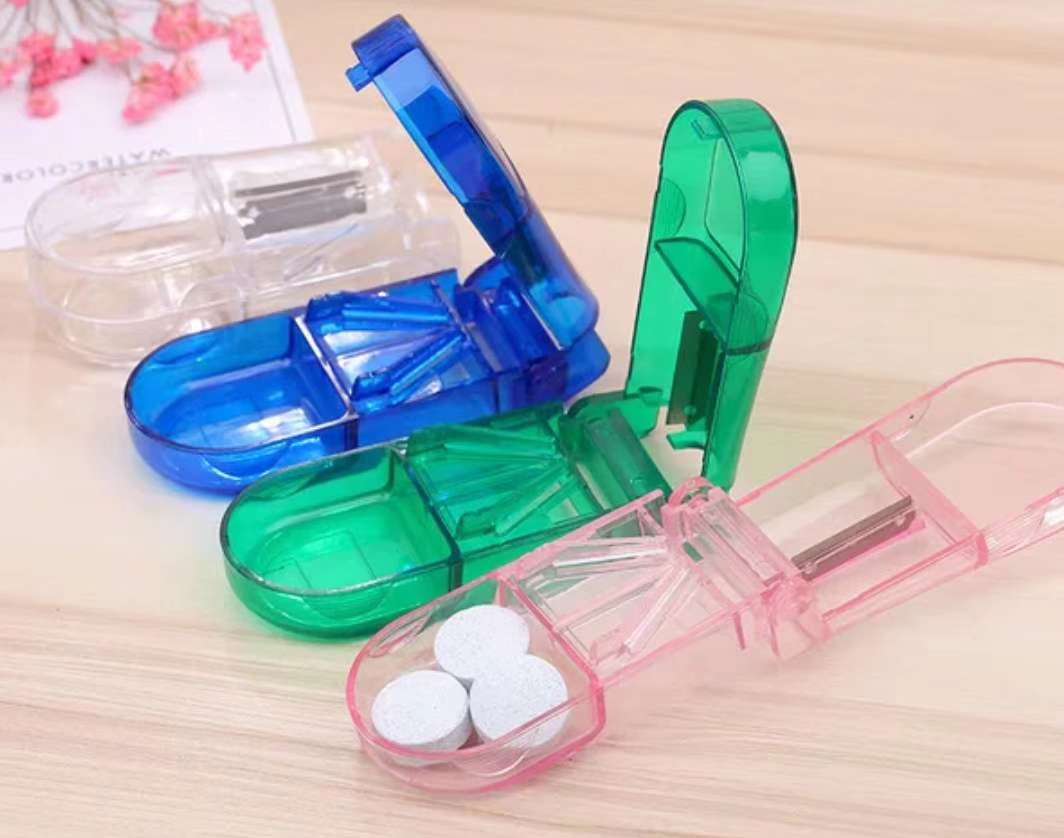 Manufacturers direct plastic transparent medicine box multifunctional medicine box fashion medicine box color medicine box thumbnail