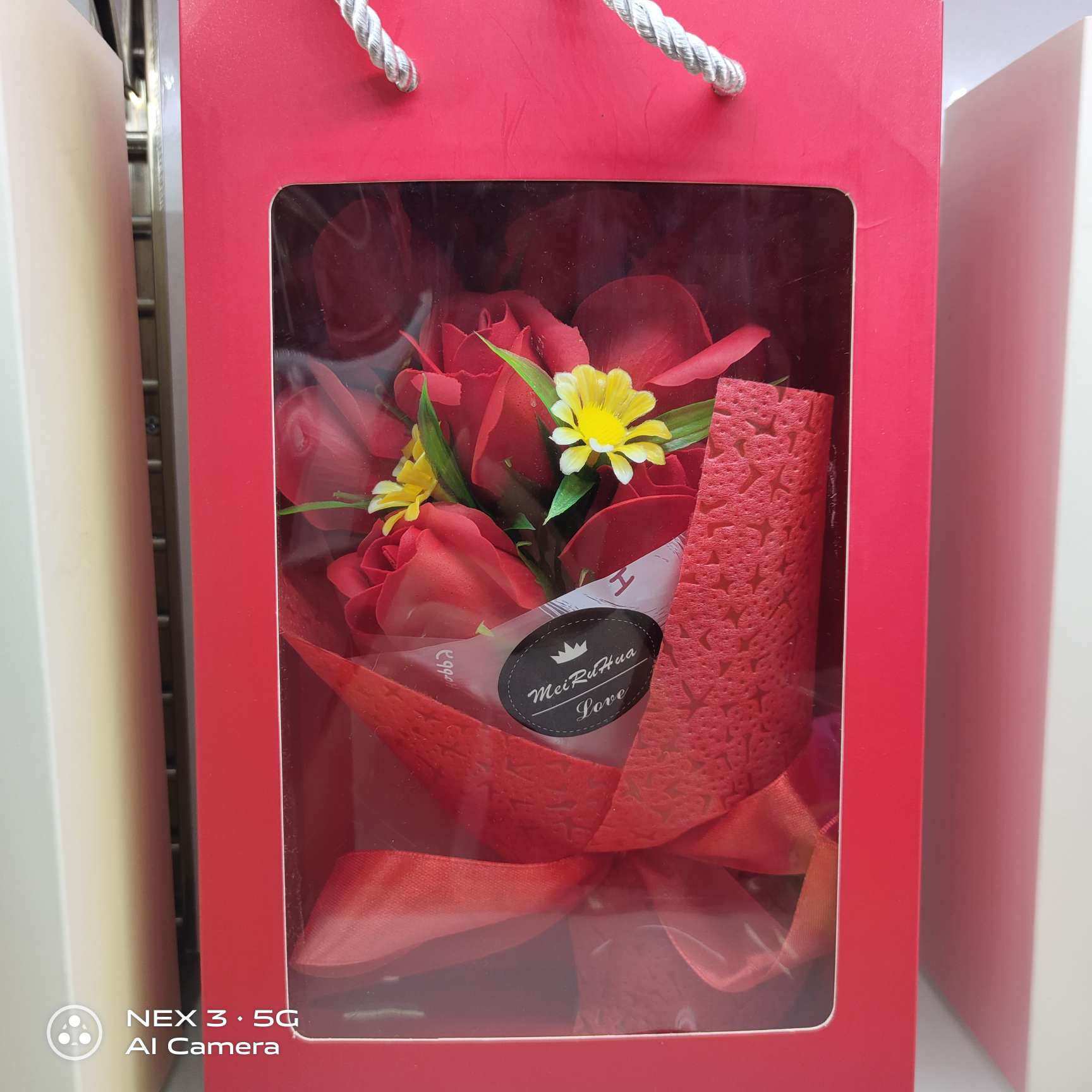 34高档手提彩盒7朵香皂花花束礼盒