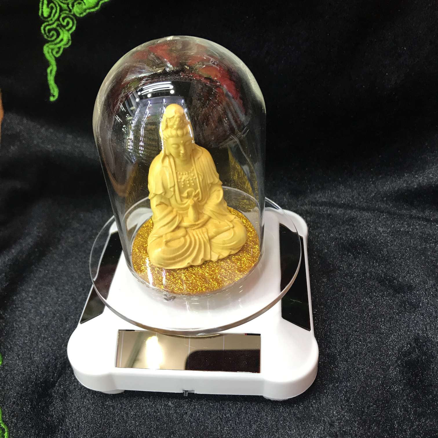 Solar-powered boxwood Guanyin series
