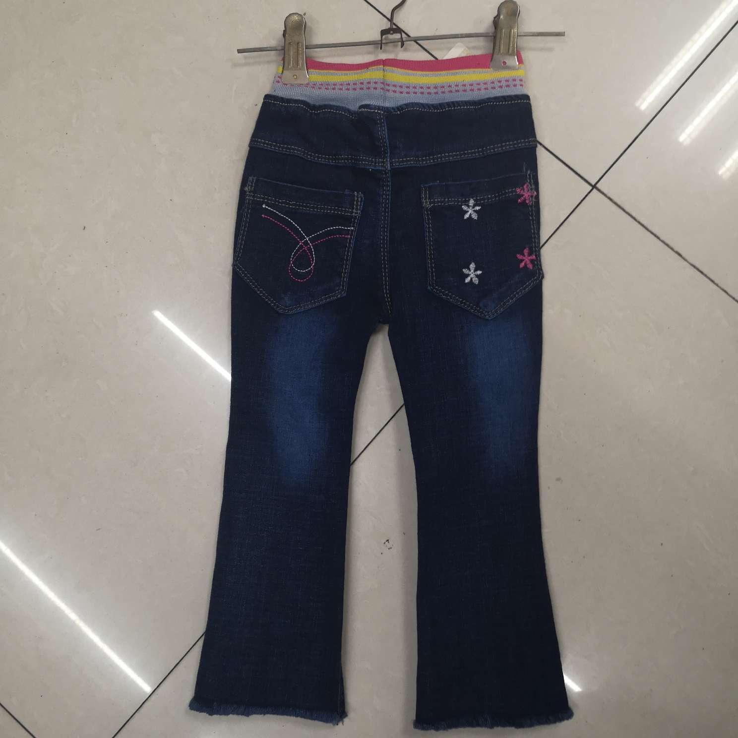 Girls' flared pants, Niu Qzi pants, little girls' denim flared pants, Korean version leggings, spring and autumn, middle and large children's wide legs details Picture