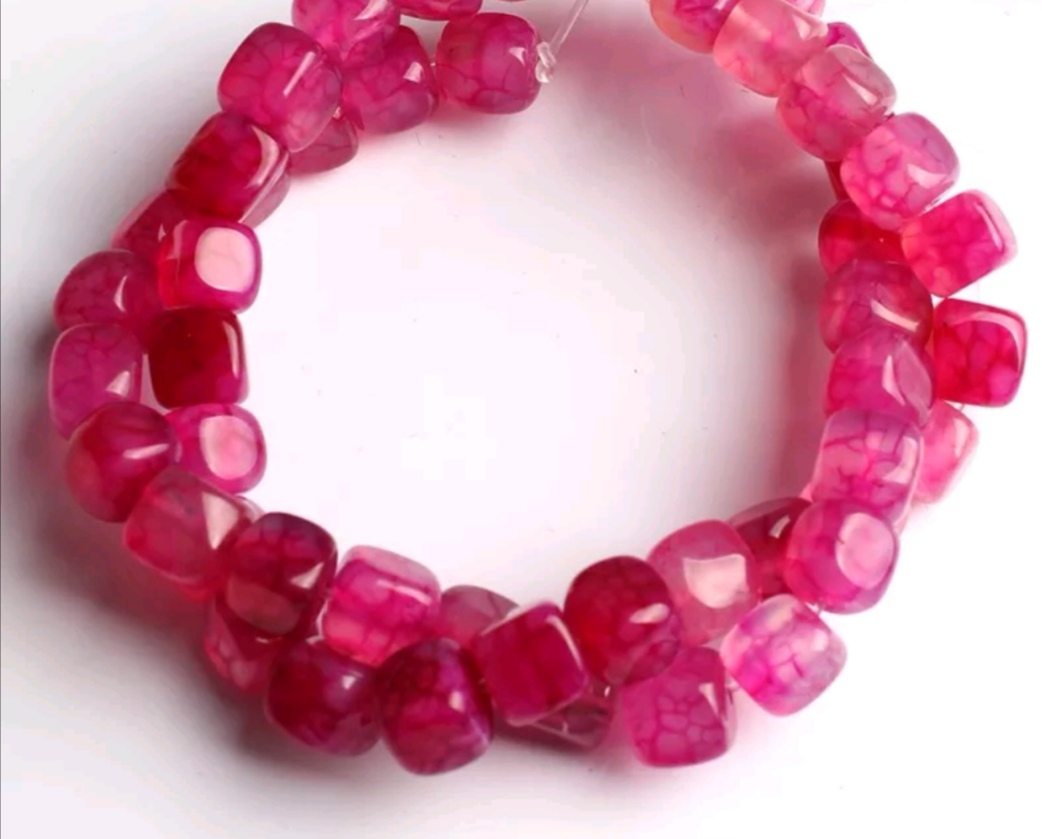 A 15-inch bracelet and necklace made of natural stone dragon-patterned agate cubic interlaced square beads undefined