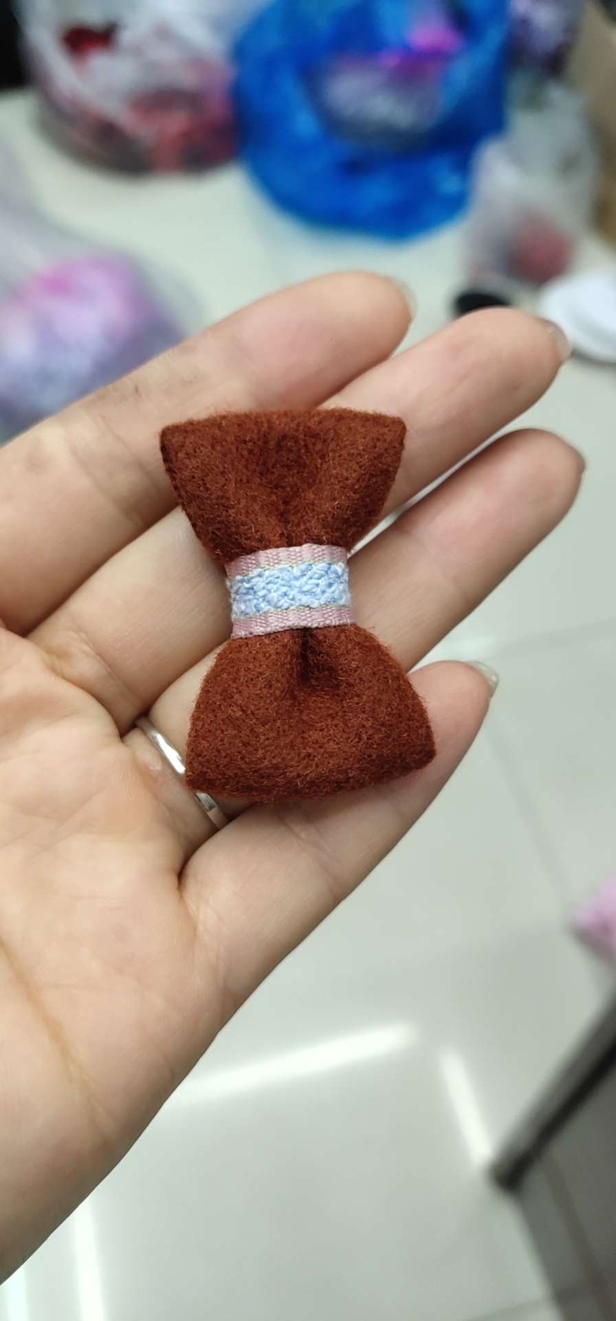 18A brooch thumbnail