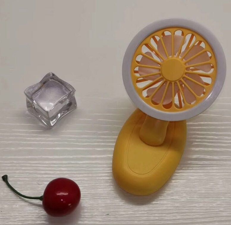 New clip mini fan, USB charging small fan, fill light, mini fan, factory direct sales undefined