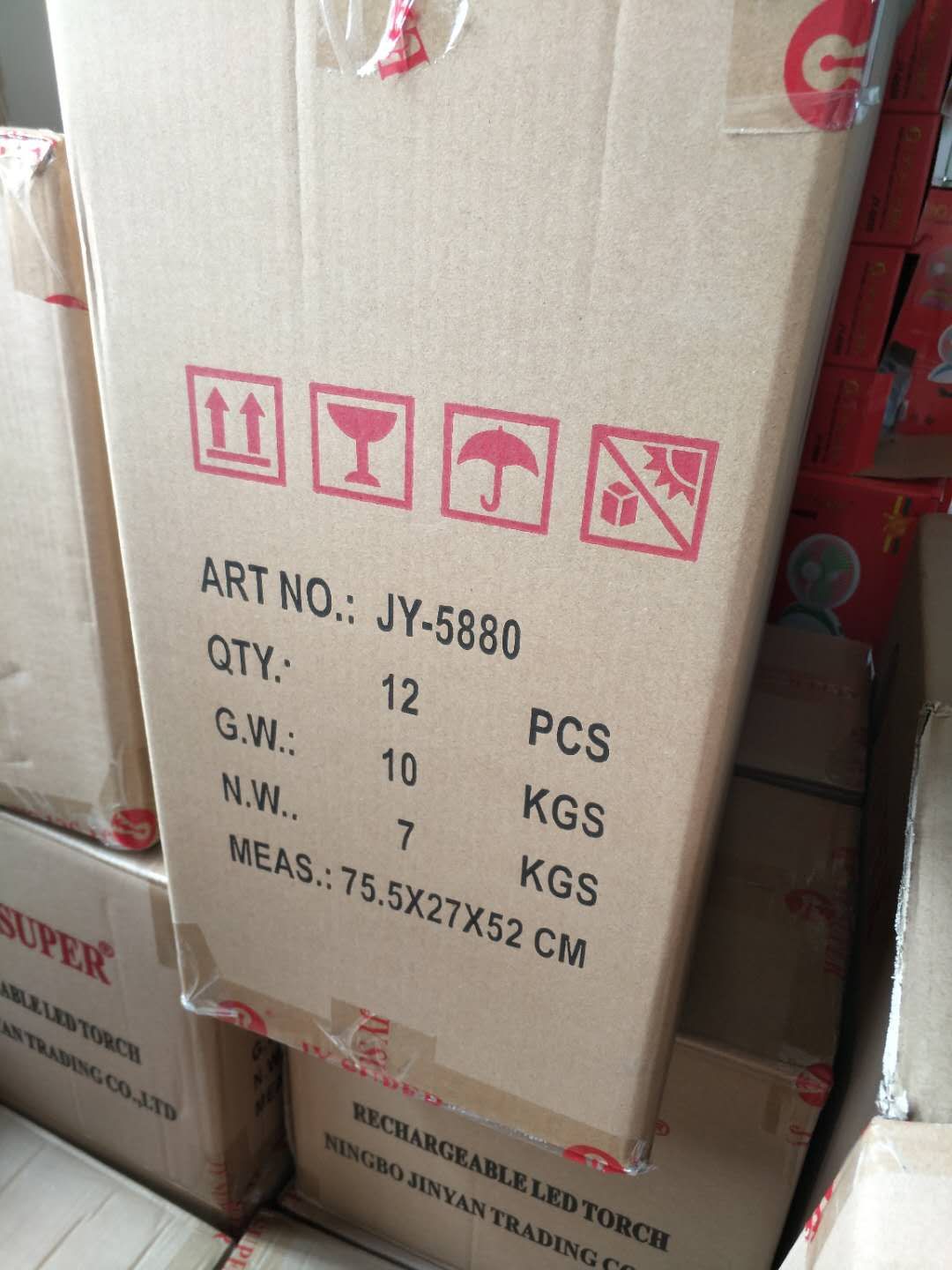 Direct sales from the manufacturer of plug-in desk lamp fans, desktop fans, and household electric fans undefined