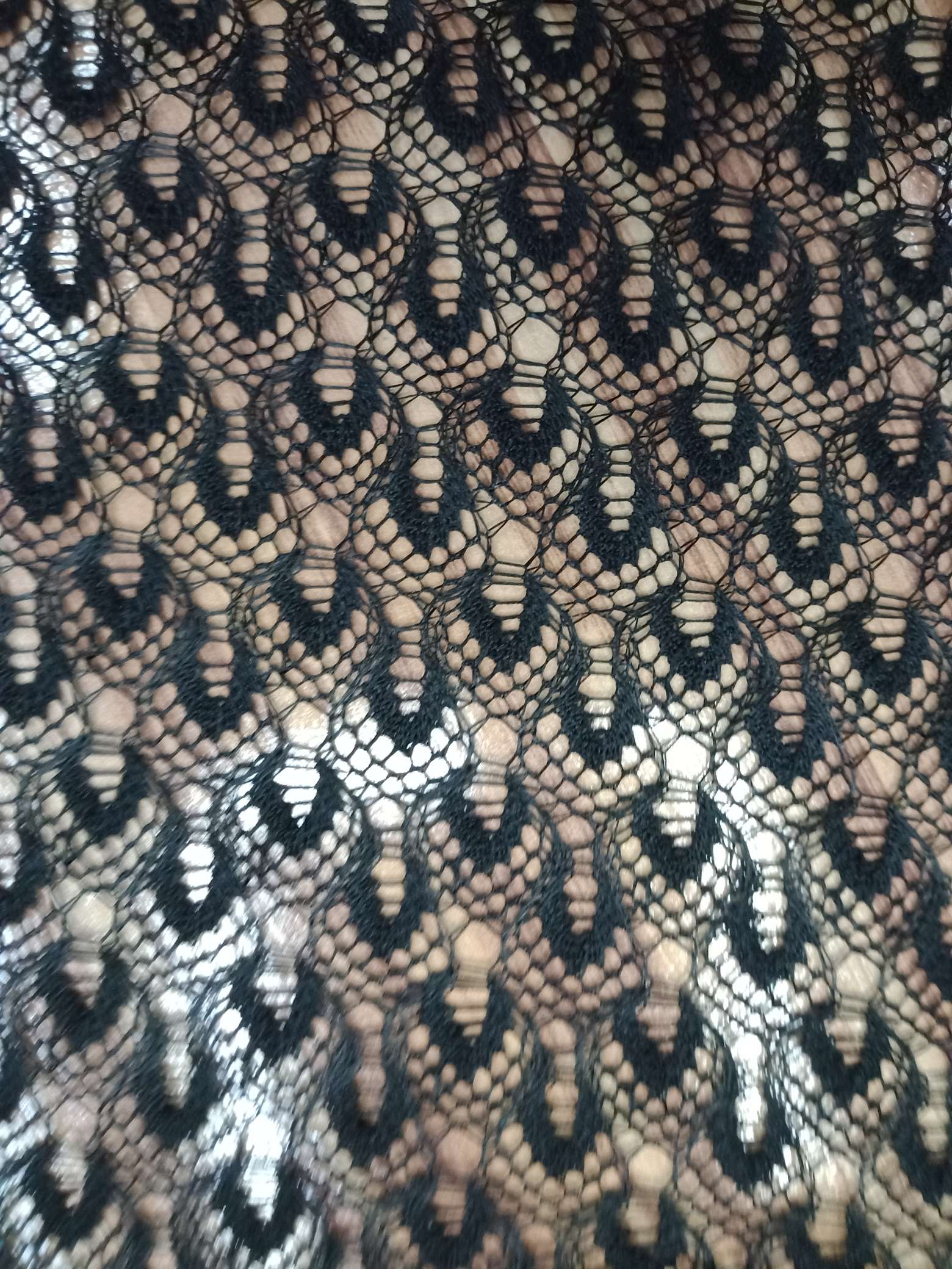 瓜子花，黑色面料