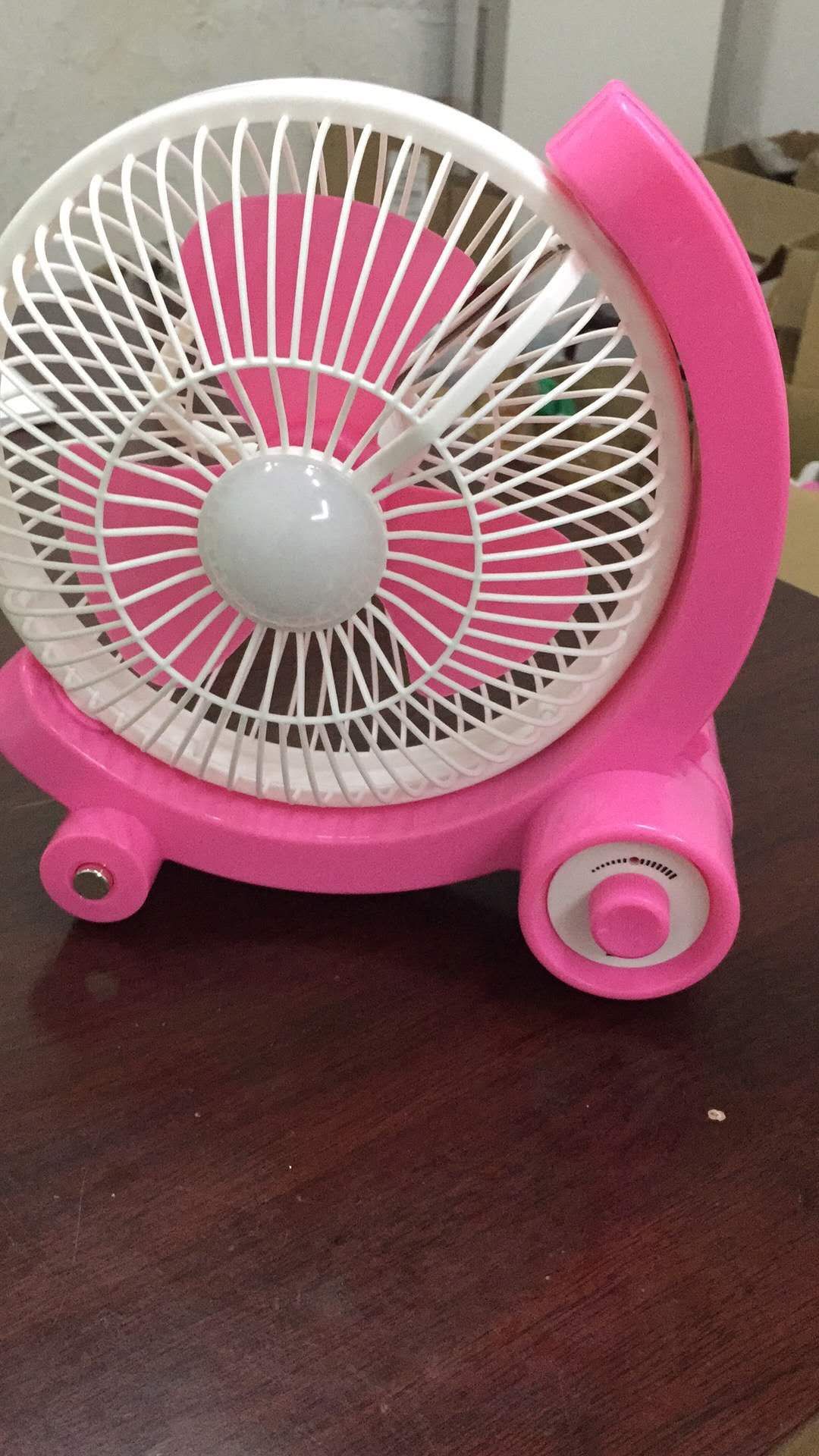 Direct sales from the manufacturer of plug-in desk lamp fans, desktop fans, and household electric fans undefined