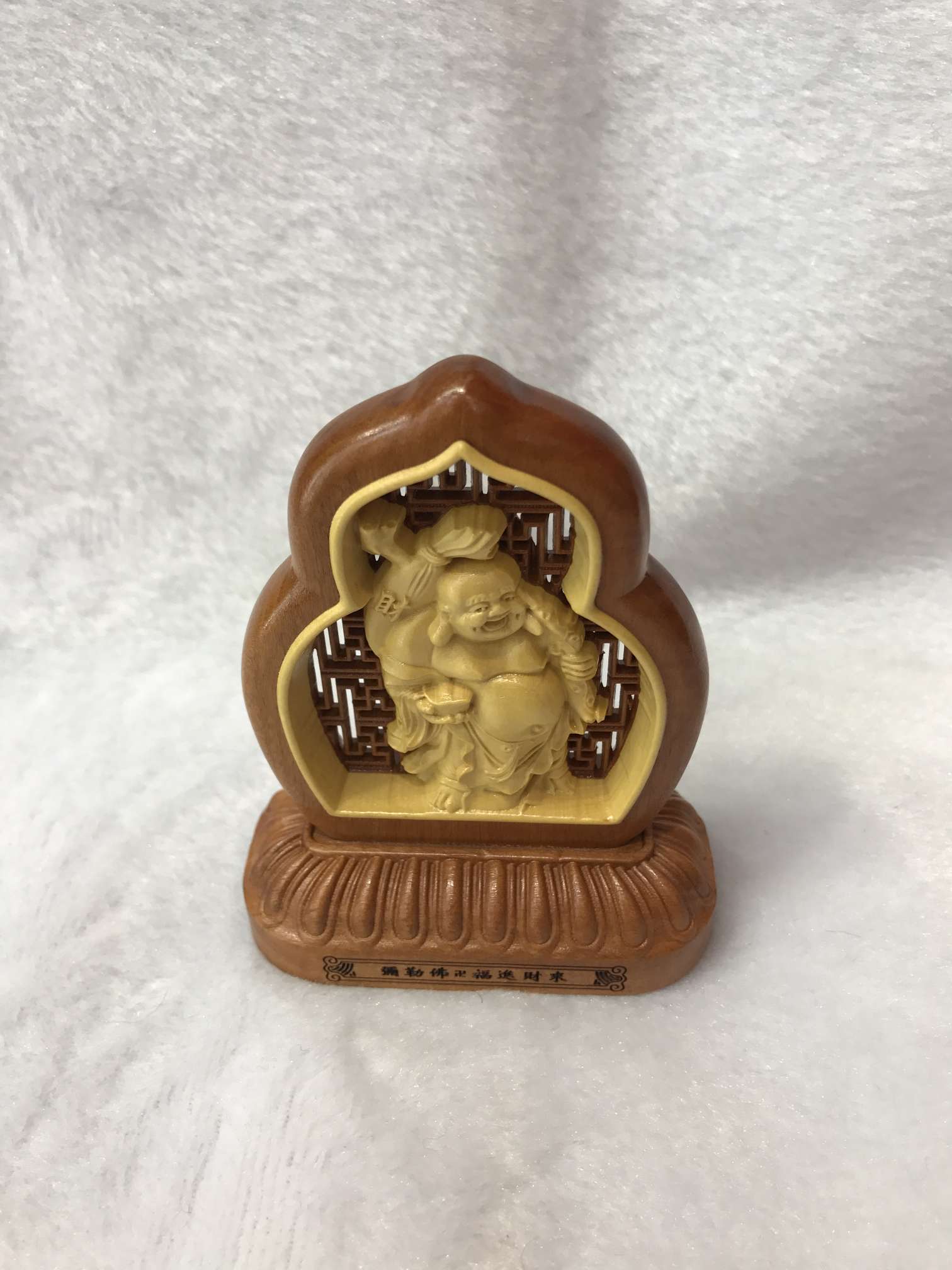 Two-color wooden car ornaments undefined