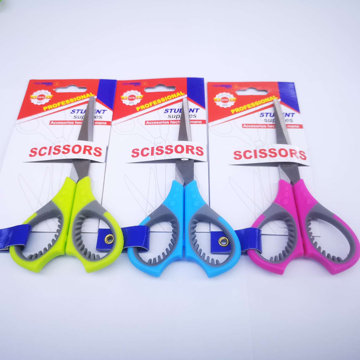 Yizhiwang 7055-D nail card Scissors, three-color mixed package, 24 pieces in one middle box, product size 14*6.7.