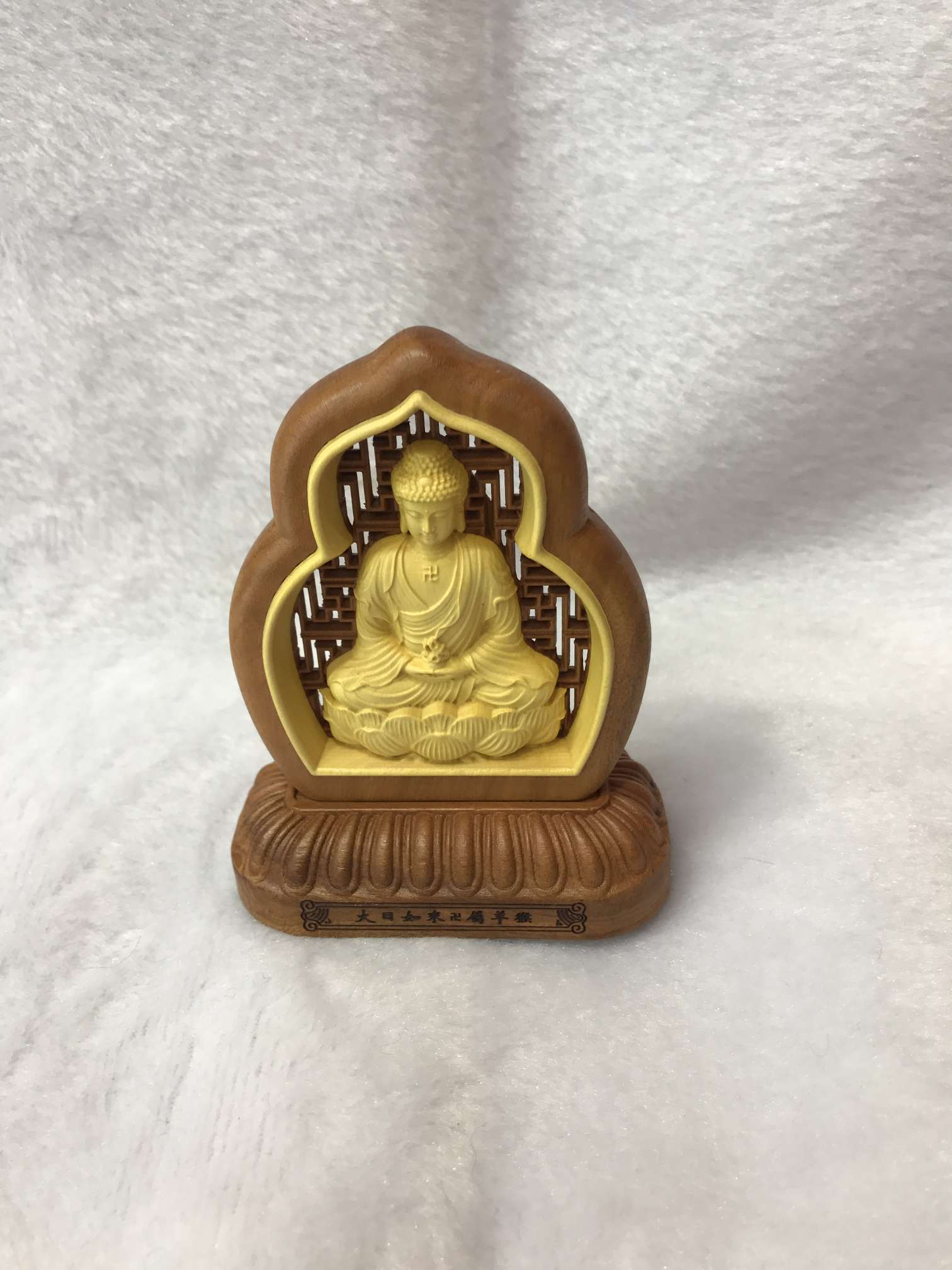 Two-color wooden car ornaments Item Picture