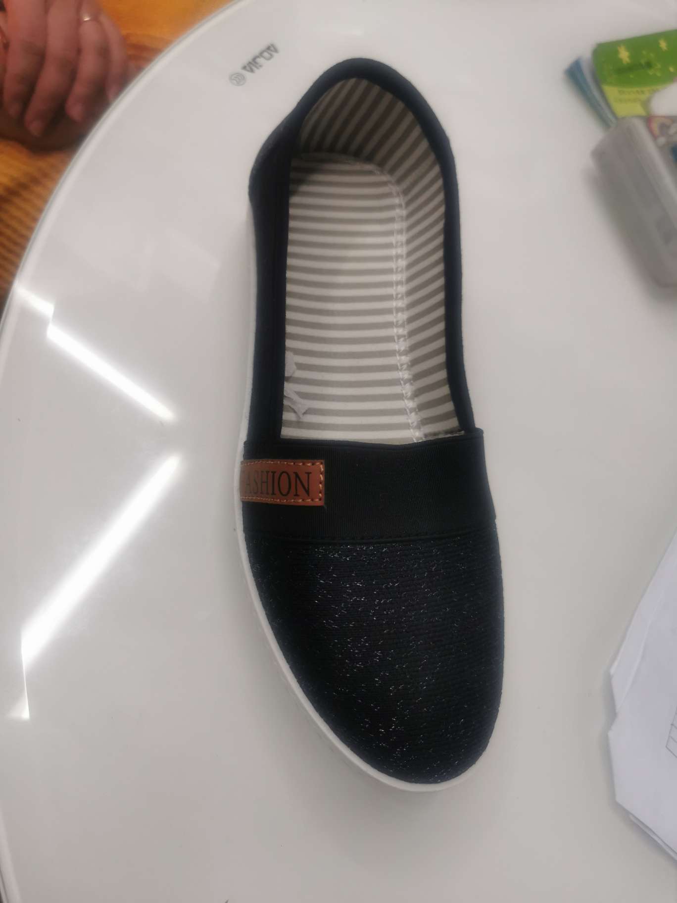 运动鞋