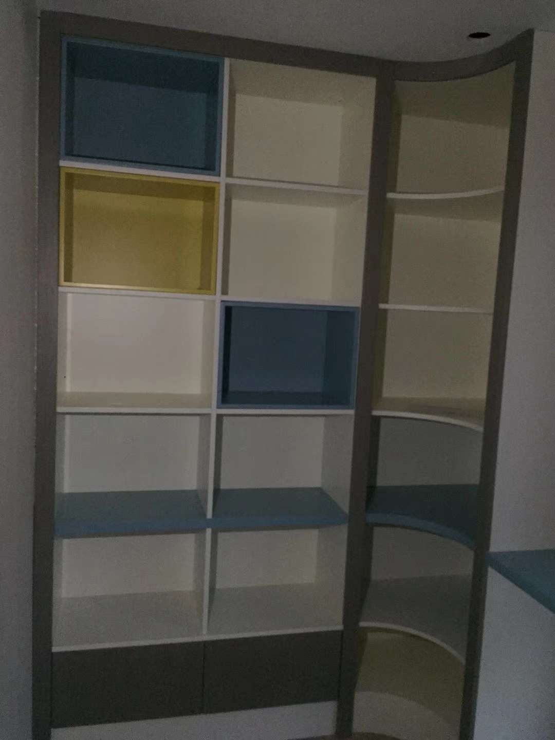 意德美嘉整体定制意式极简风方格书柜