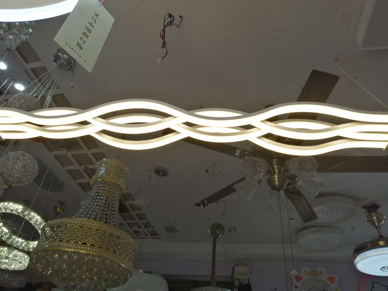 精选现代设计线条海浪造型吊灯8048-4