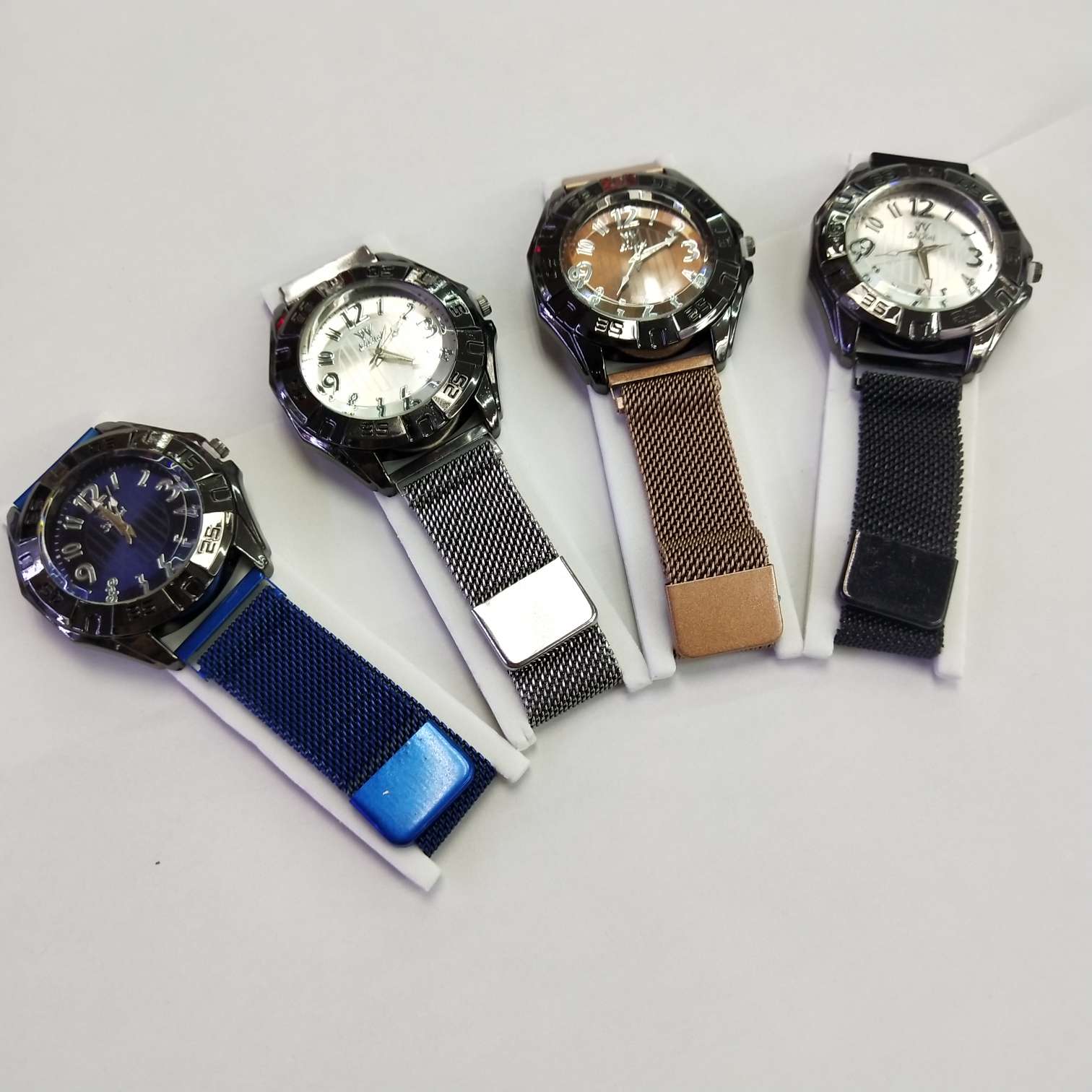 High-quality and fashionable magnetic adult watches are selling well Specification image