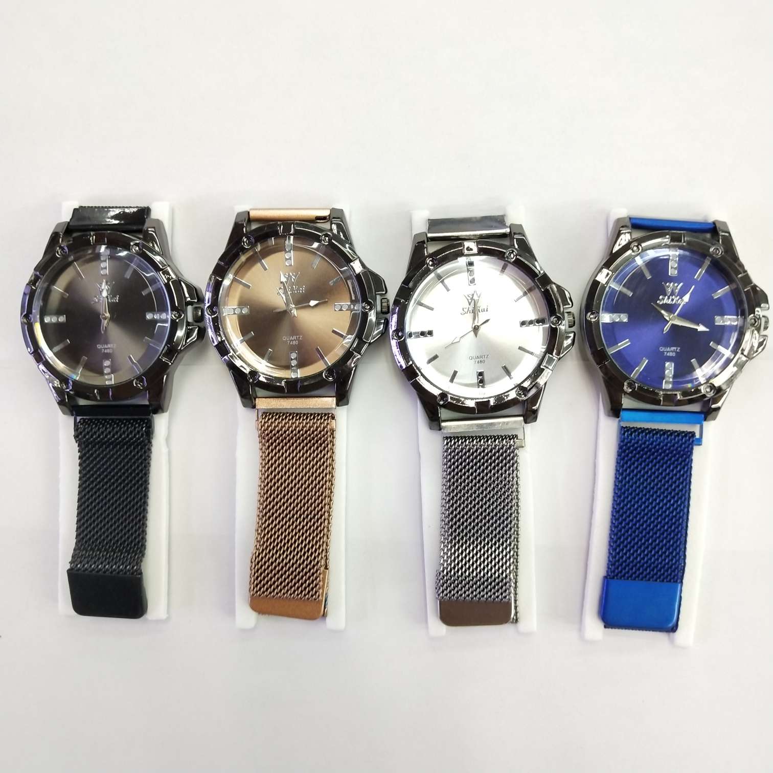 Premium fashion magnetic adult watch 7840