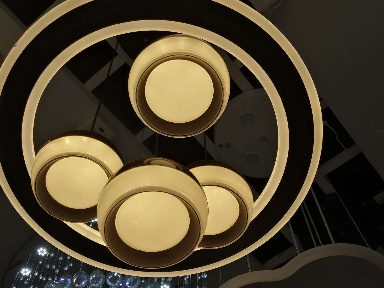 精选现代创意造型吊灯5308-4+1