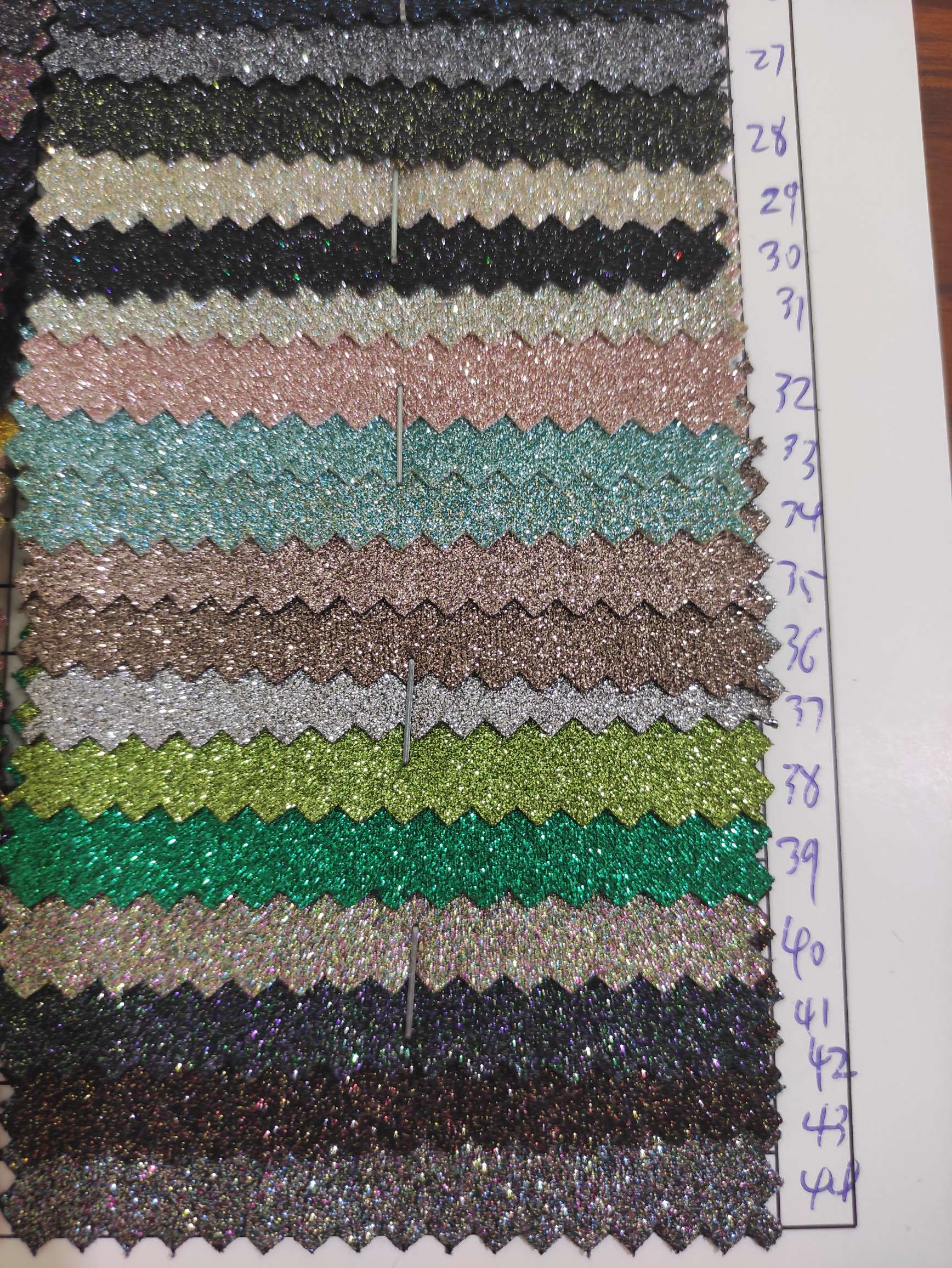 Hc161013Pu葱粉弹力底en大量现货高中低档皮革面料厂家直销热销新款细节图