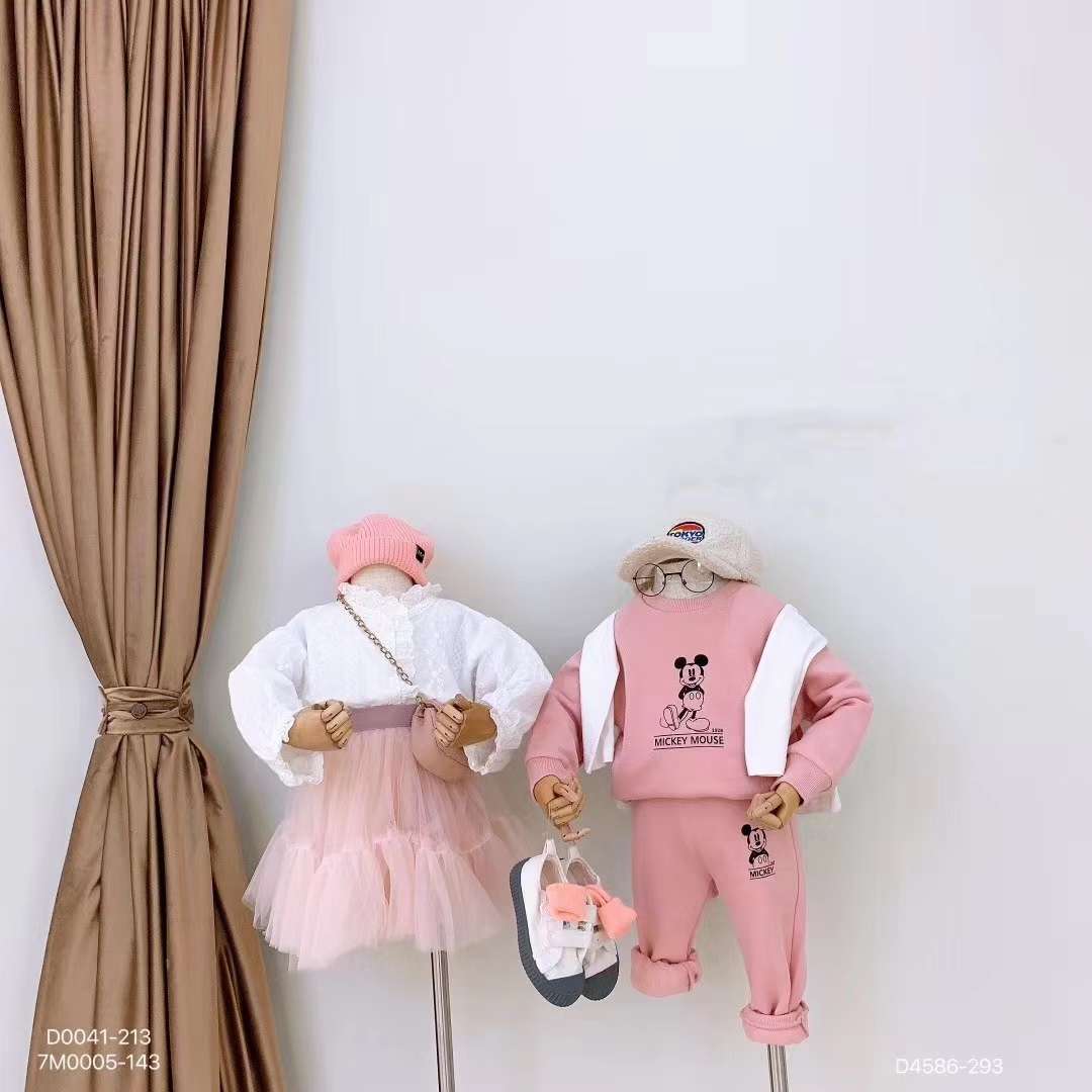 时尚版套装小童