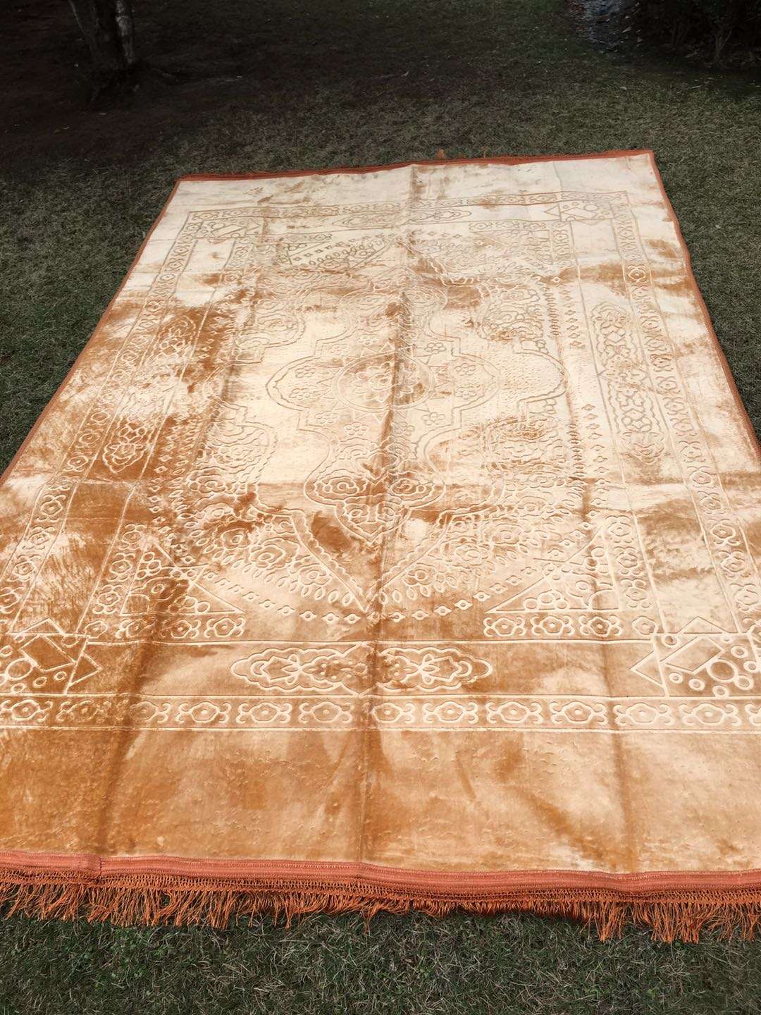Solid color embossed carpet for bedding, direct sales from the best-selling manufacturer Specification image