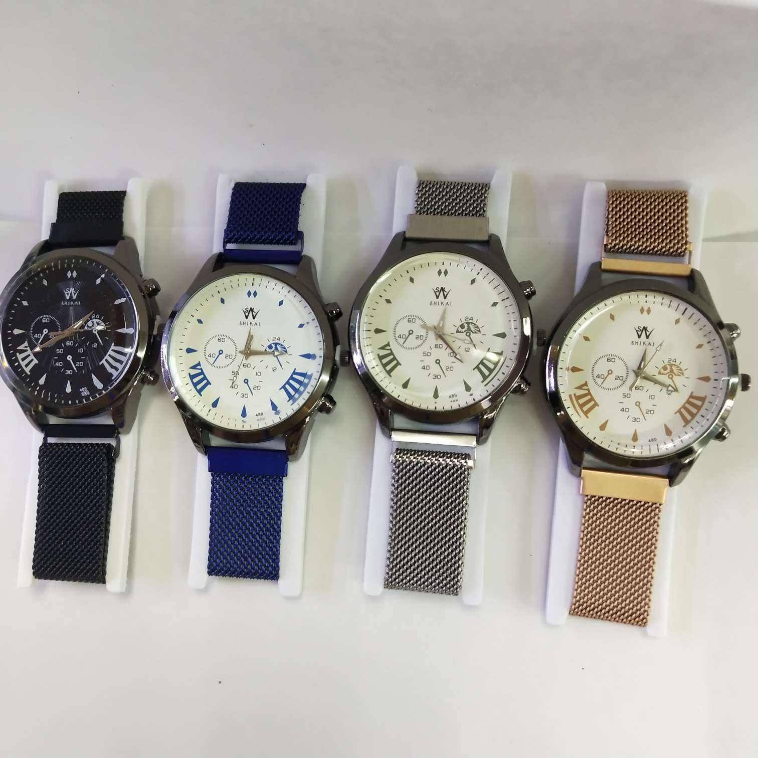 Four-color high-end fashionable magnetic watch and metal watch