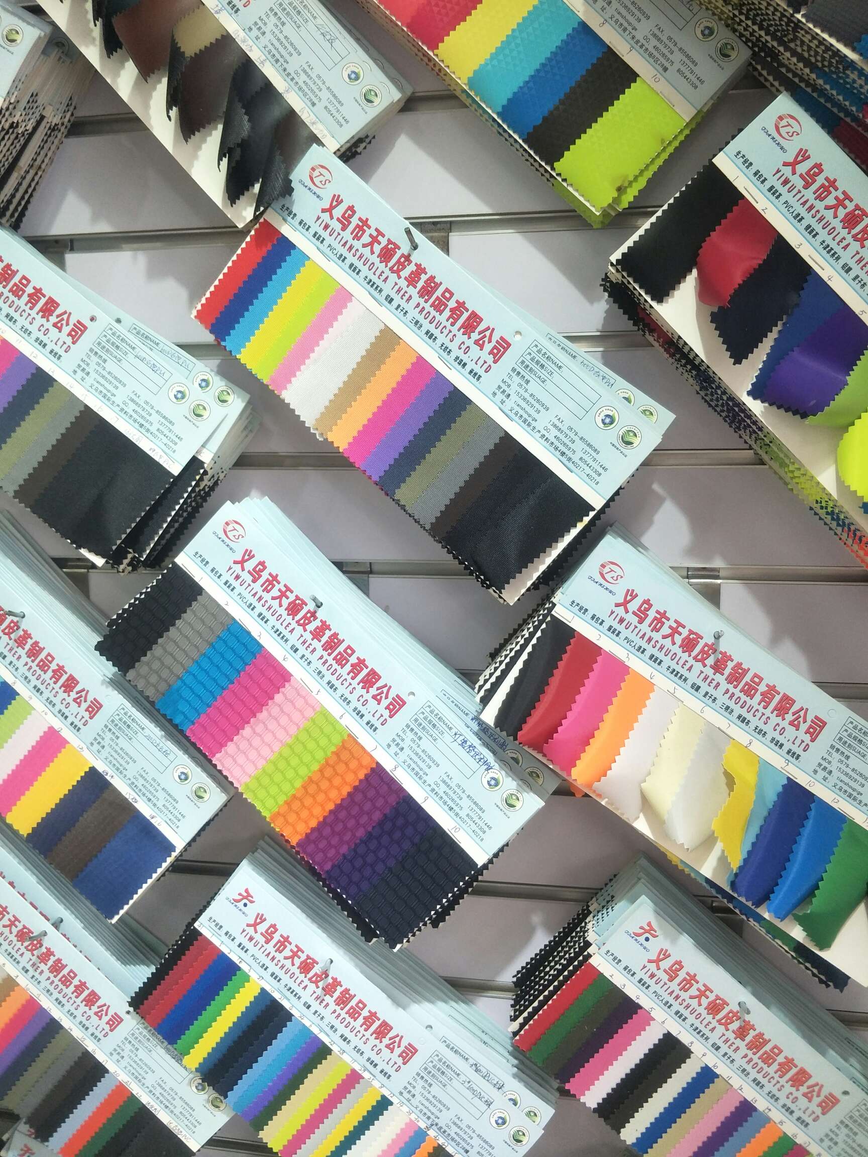 600DPVC Oxford fabric manufacturer's hot sales and direct sales of artificial leather with large quantities in stock Specification image