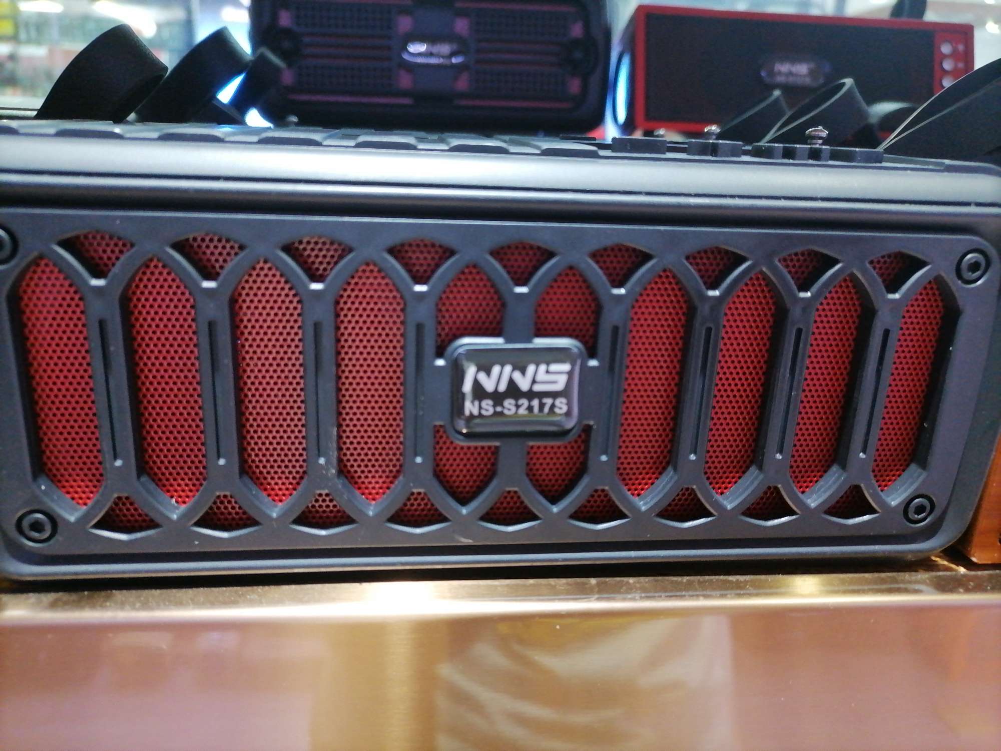Black and red radio thumbnail