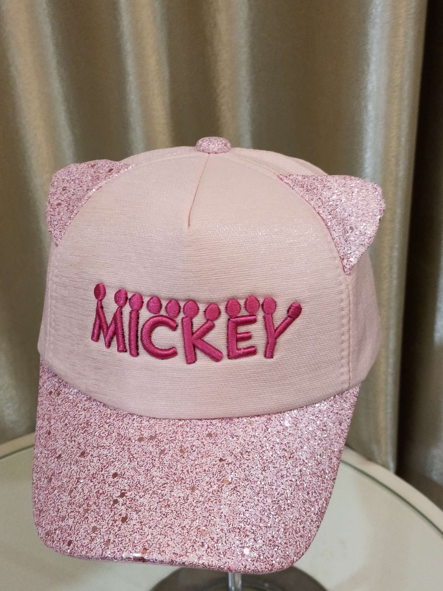 绣字母亮片耳朵