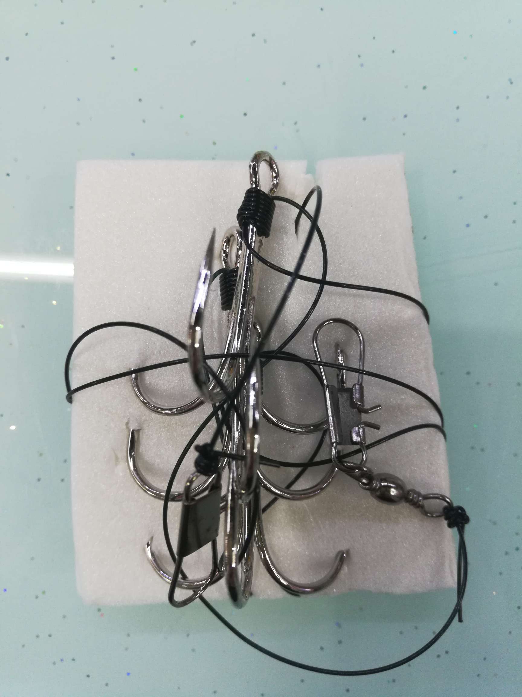 Boxed With Three Anchor Hooks Small 4/0 Application Scenario