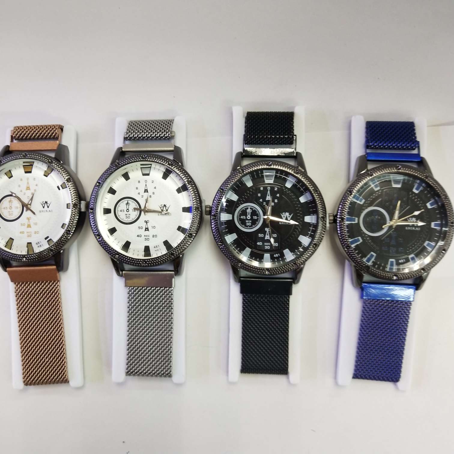 Four-color business boutique fashion magnetic watch for adults