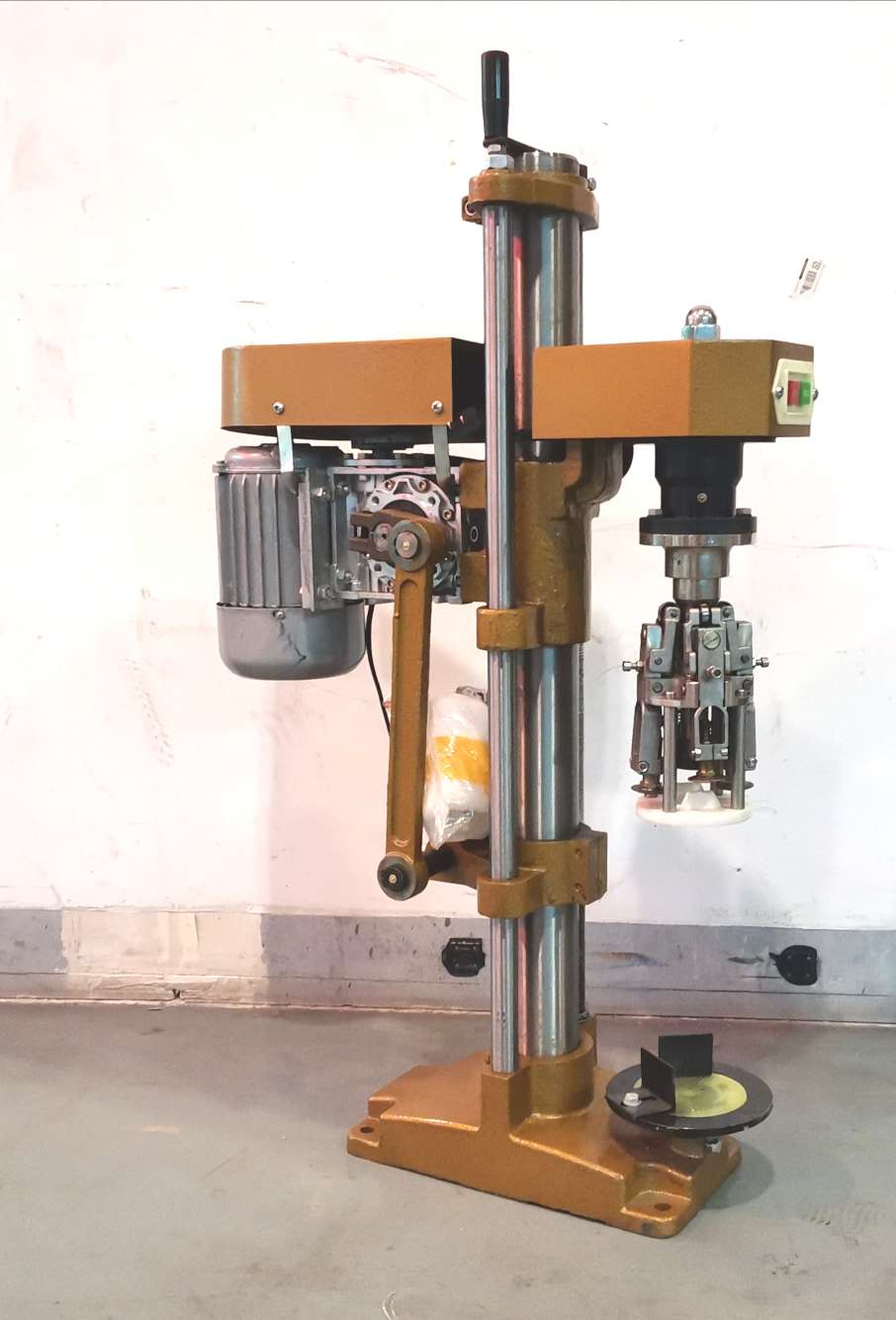 Hengkai Packaging Machinery offers high-quality wine sealing machines at low prices and operates with integrity Specification image