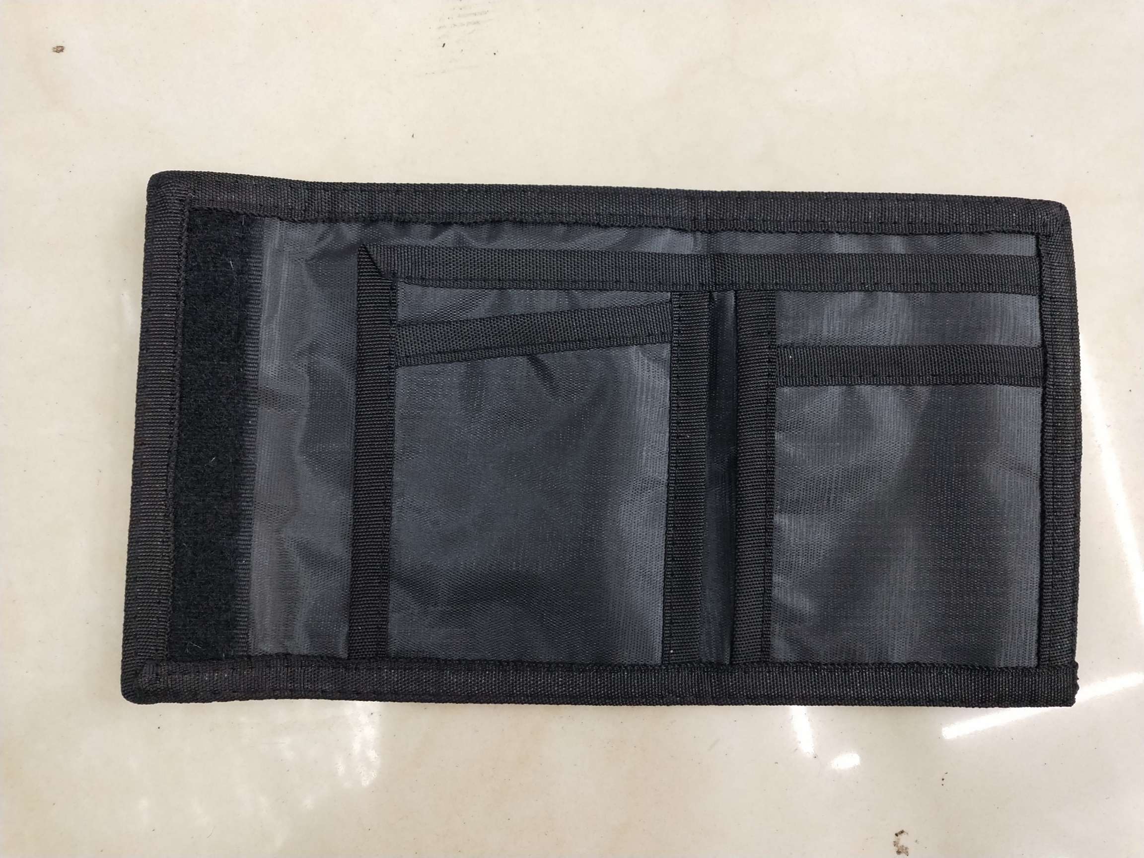 Leather wallet Application Scenario