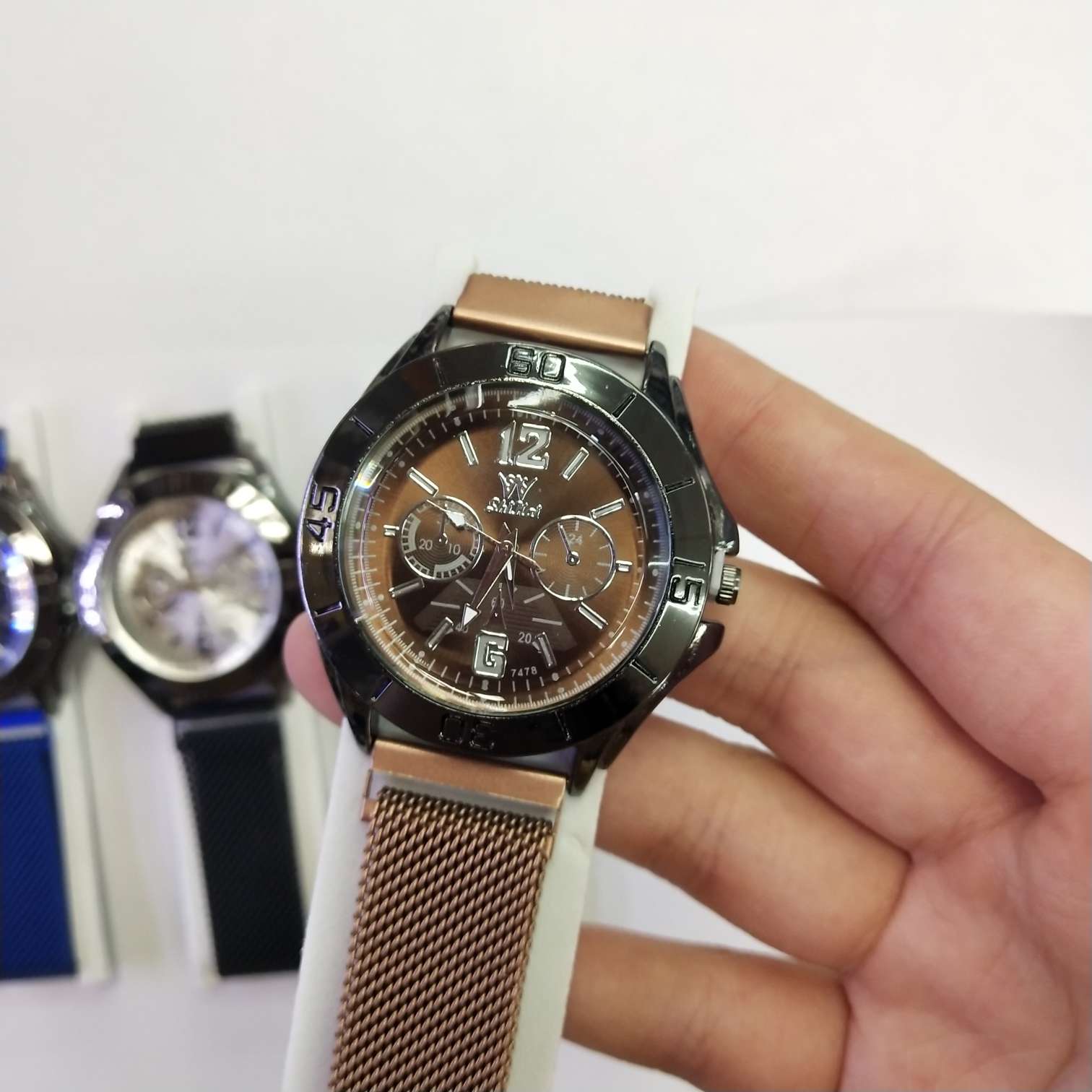 Premium fashionable magnetic watches, internet-famous watches, adult watches details Picture