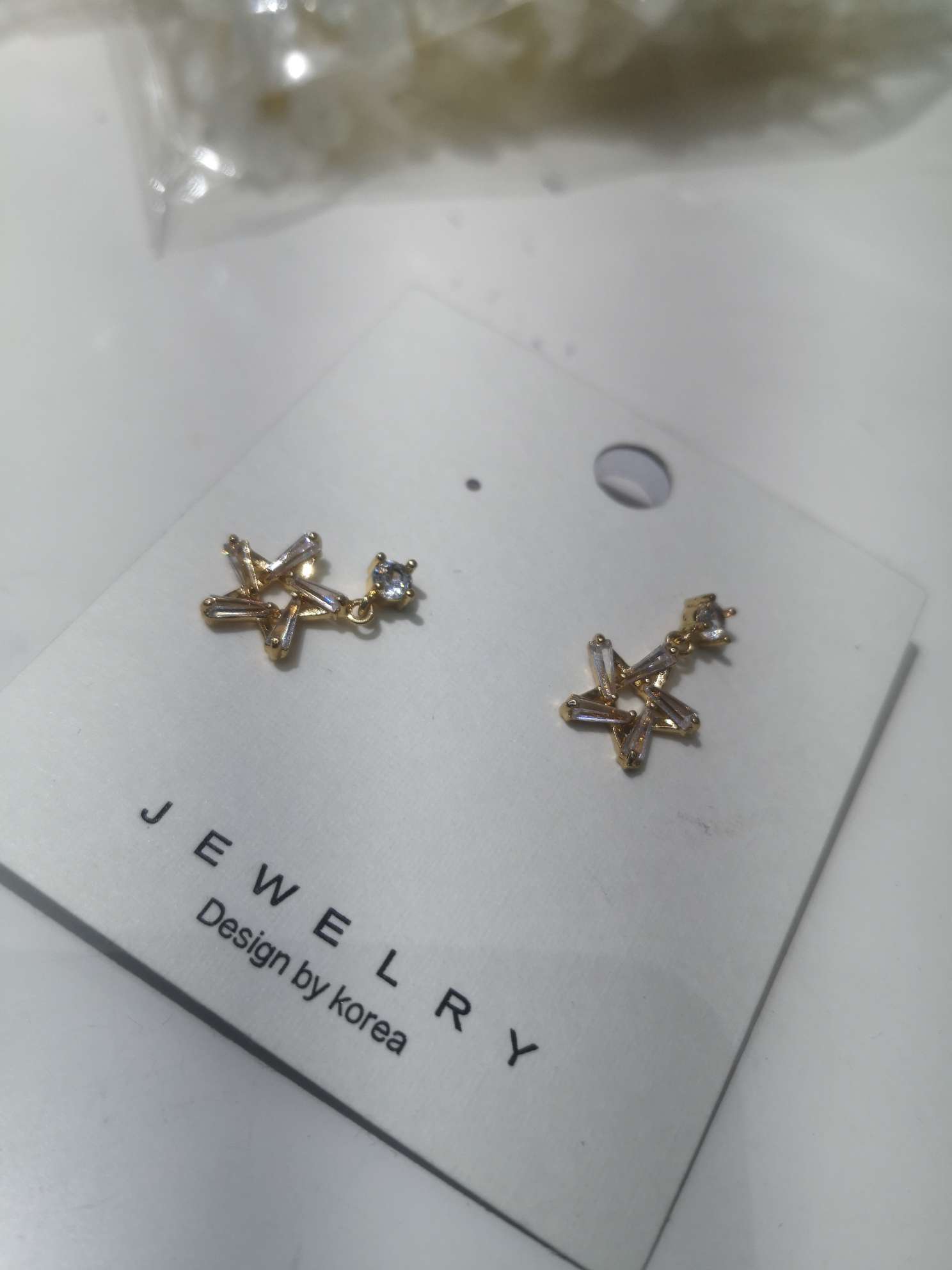 The stars earrings thumbnail