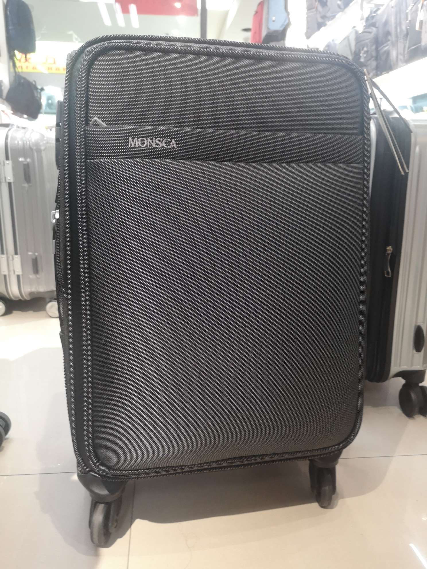 黑色尼龙拉杆箱20寸