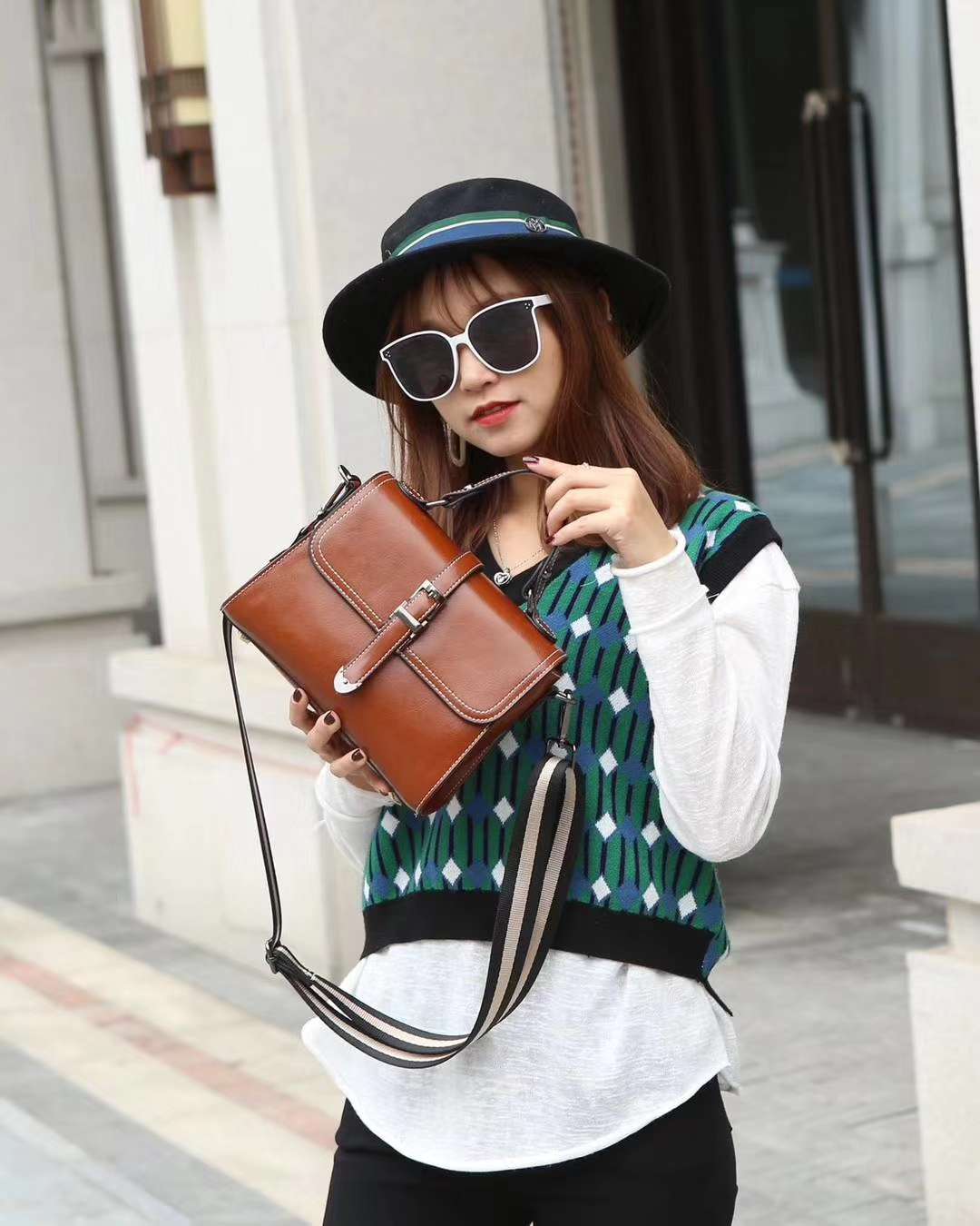 56 47 广州女包牛皮包春夏款新款产品图