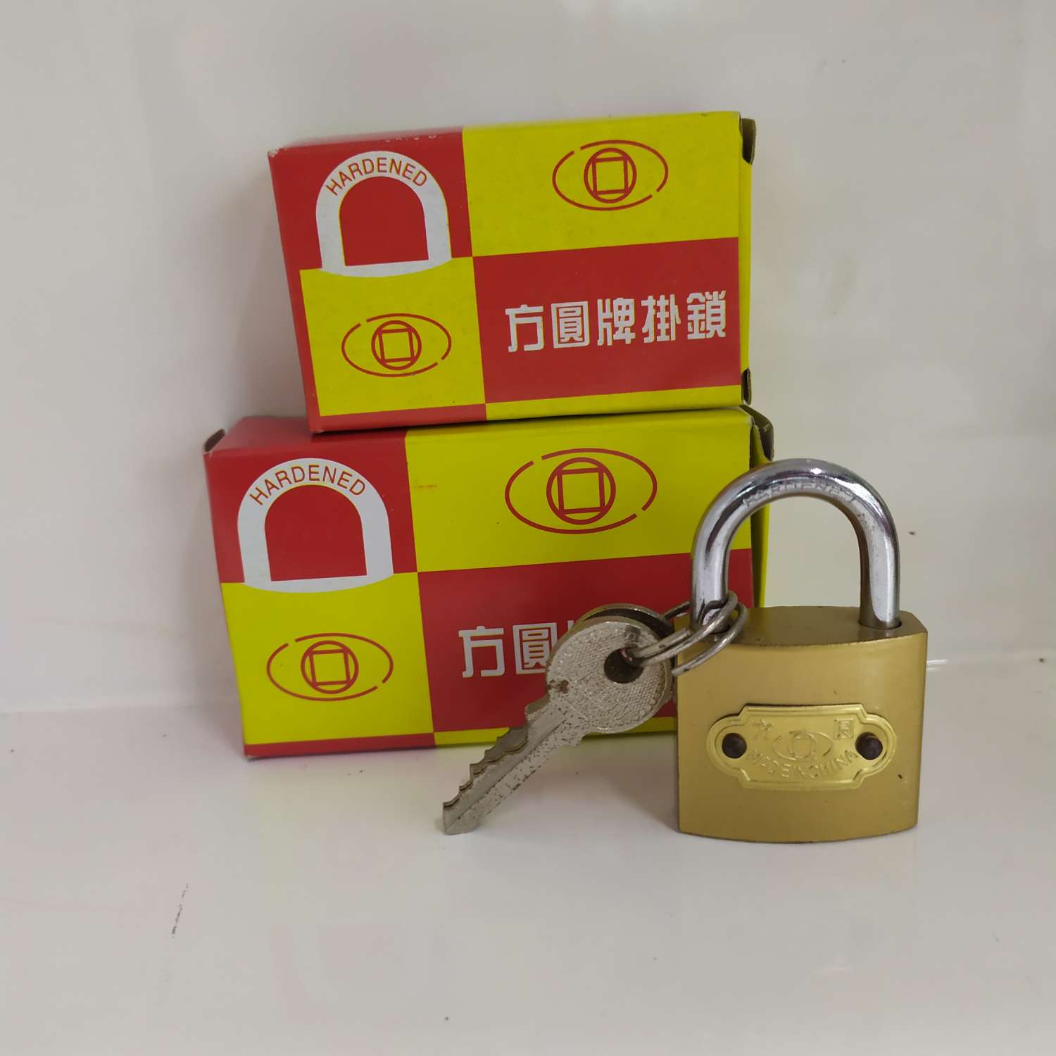 32 mm imitation bronze lock thumbnail