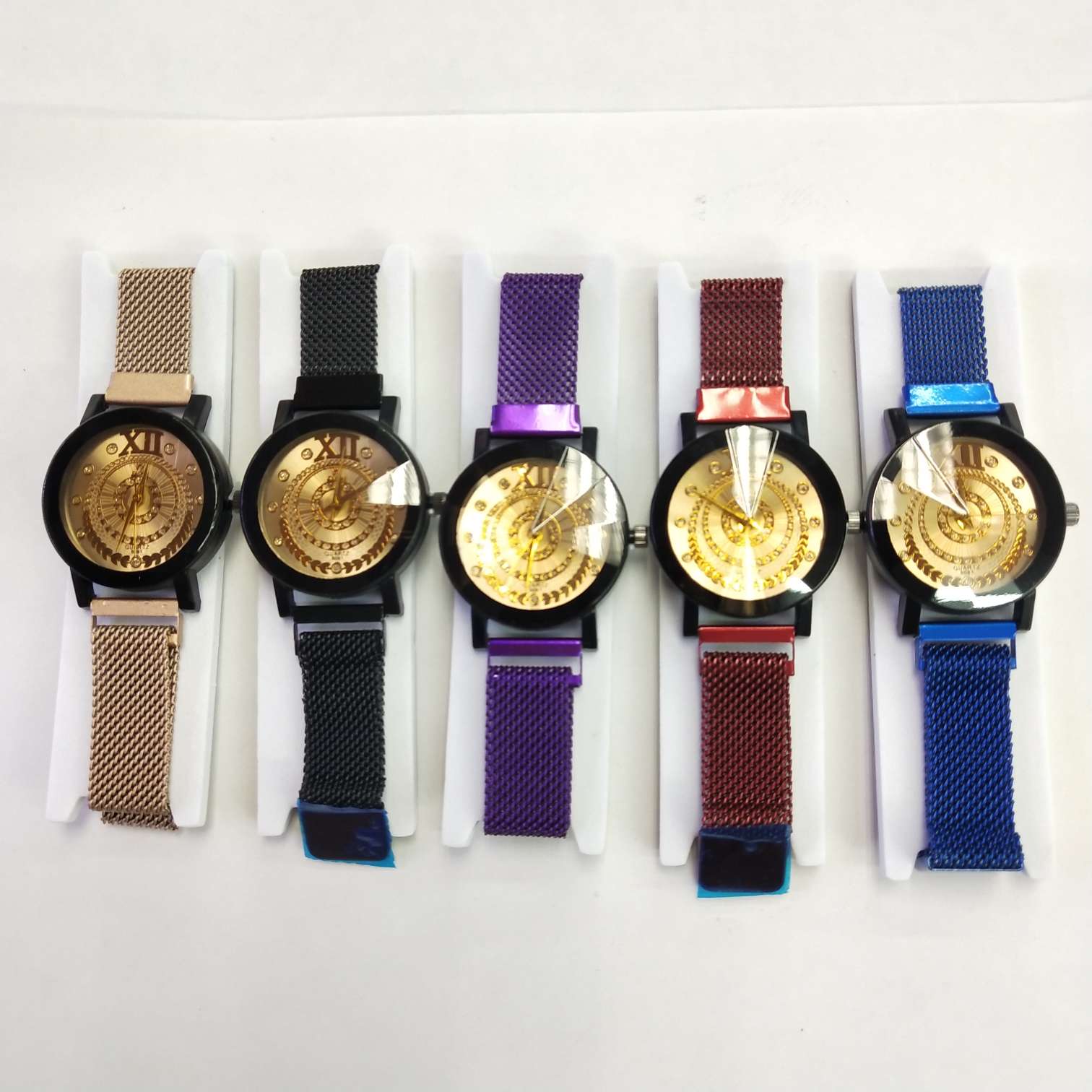 The exquisite and fashionable magnetic watch series for ladies is cute