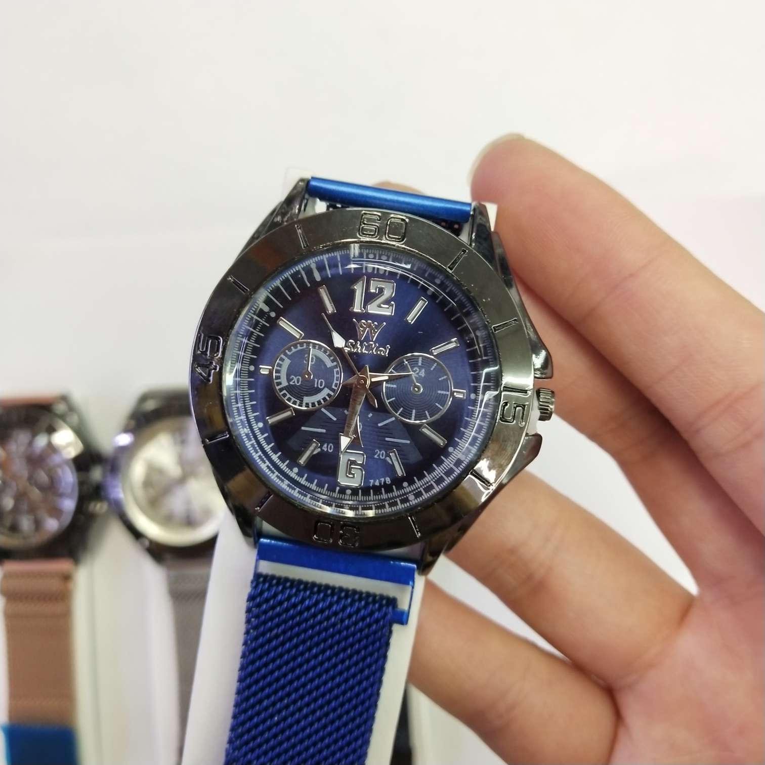 Premium fashion watches for adults details Picture
