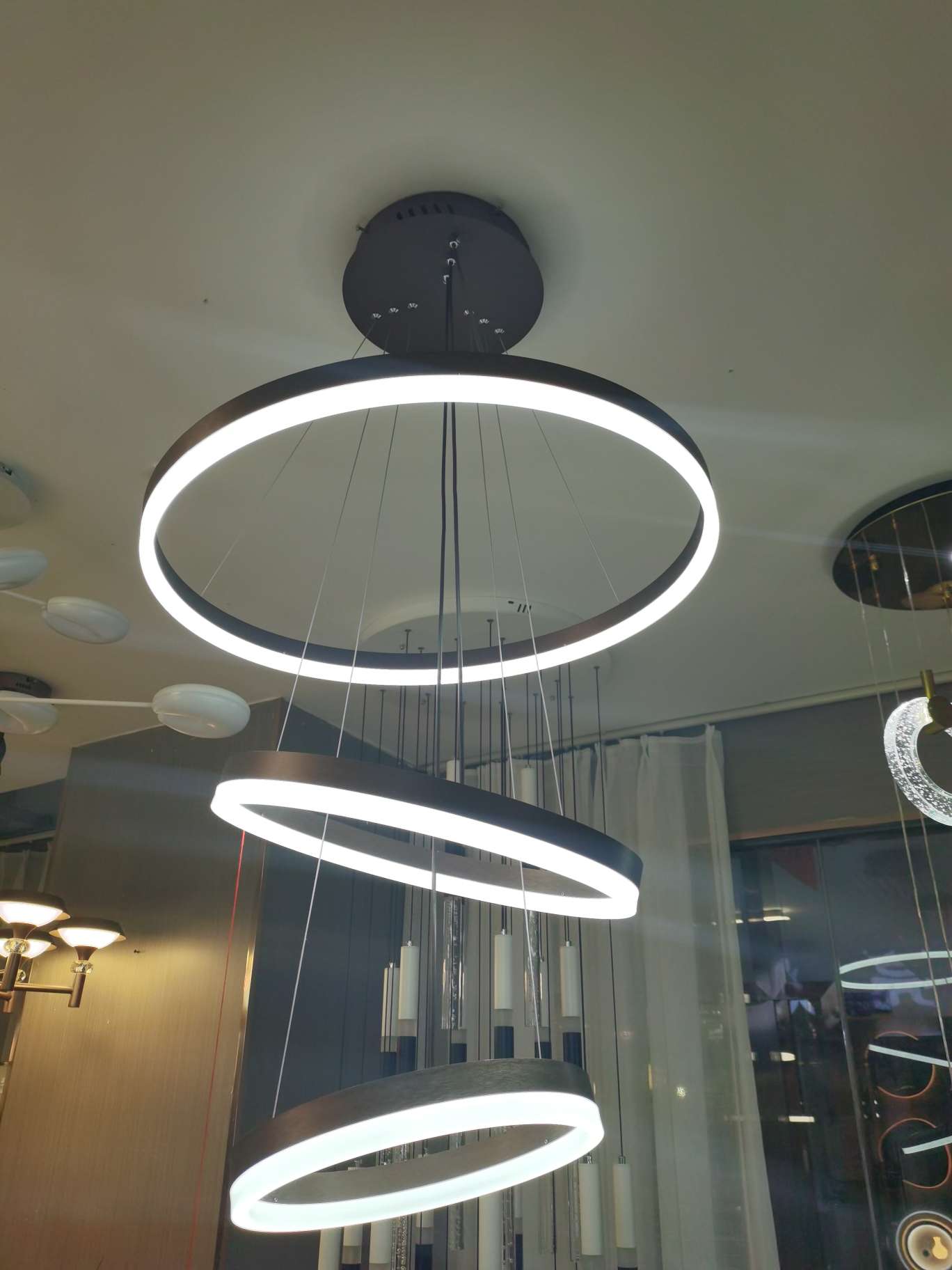 Table chandeliers, round chandeliers, modern chandeliers, beautiful lighting fixtures, factory direct sales, affordable prices Application Scenario
