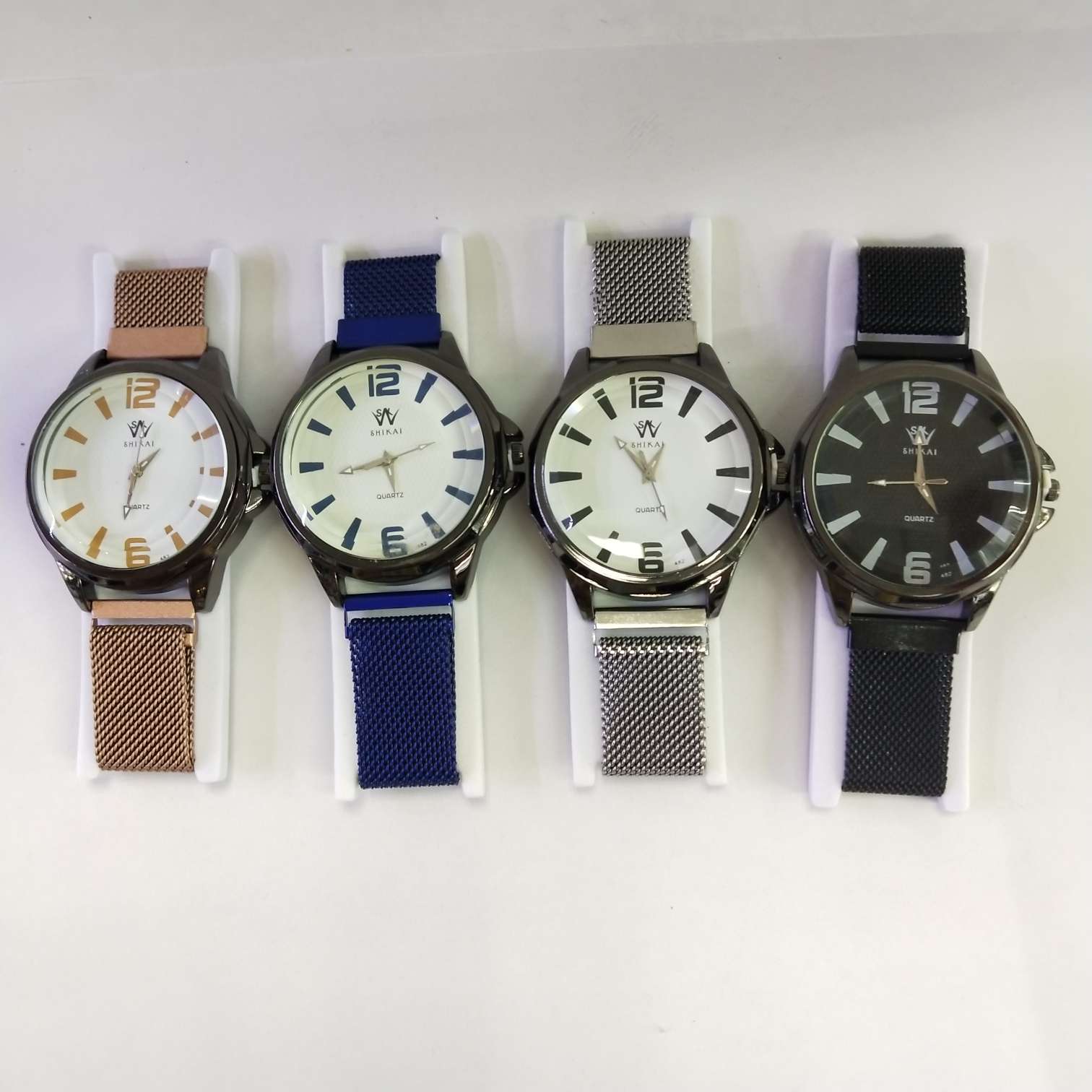 四色精品时尚大表盘磁铁表成人手表