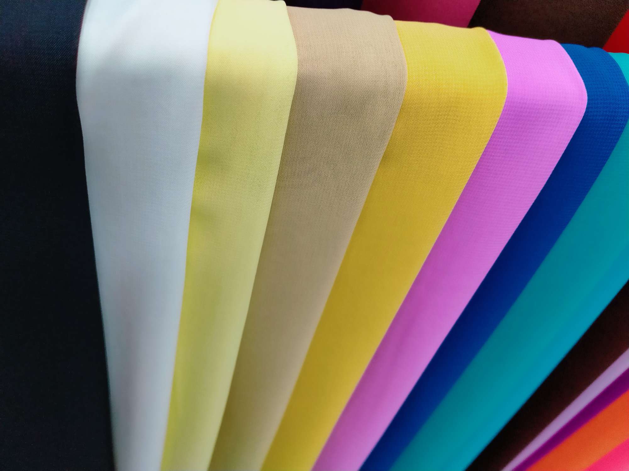 2020 Muslim headscarf chiffon plain long scarves sold directly by manufacturers are optional leisure fashion scarves Item Picture