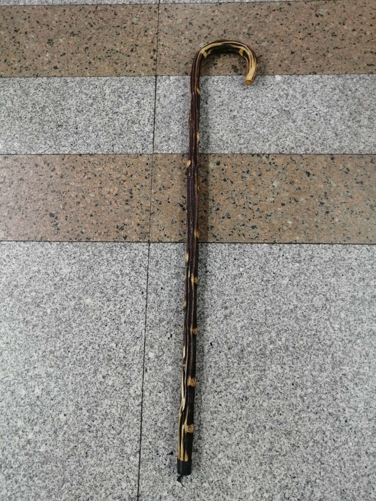 藤拐/户外用品/登山杖白底实物图